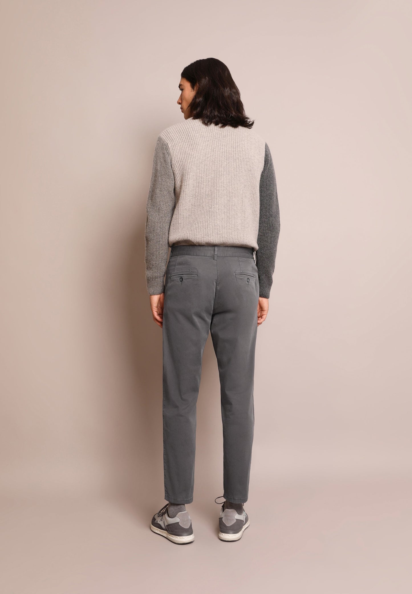PANTALÓN CHINO PINZAS