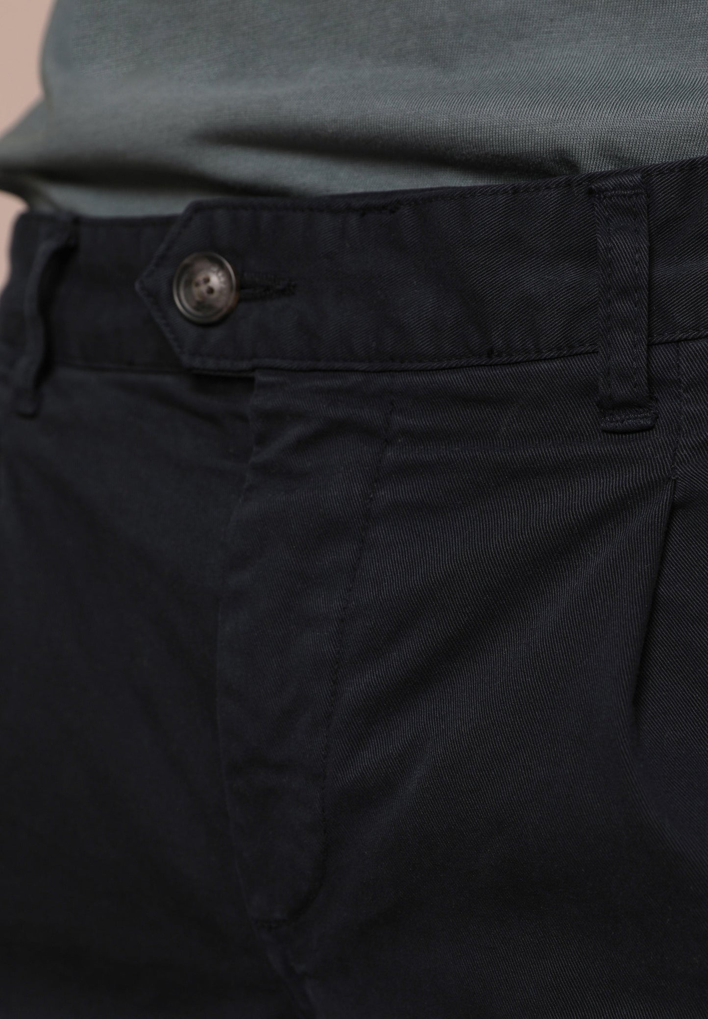 PANTALÓN CHINO PINZAS