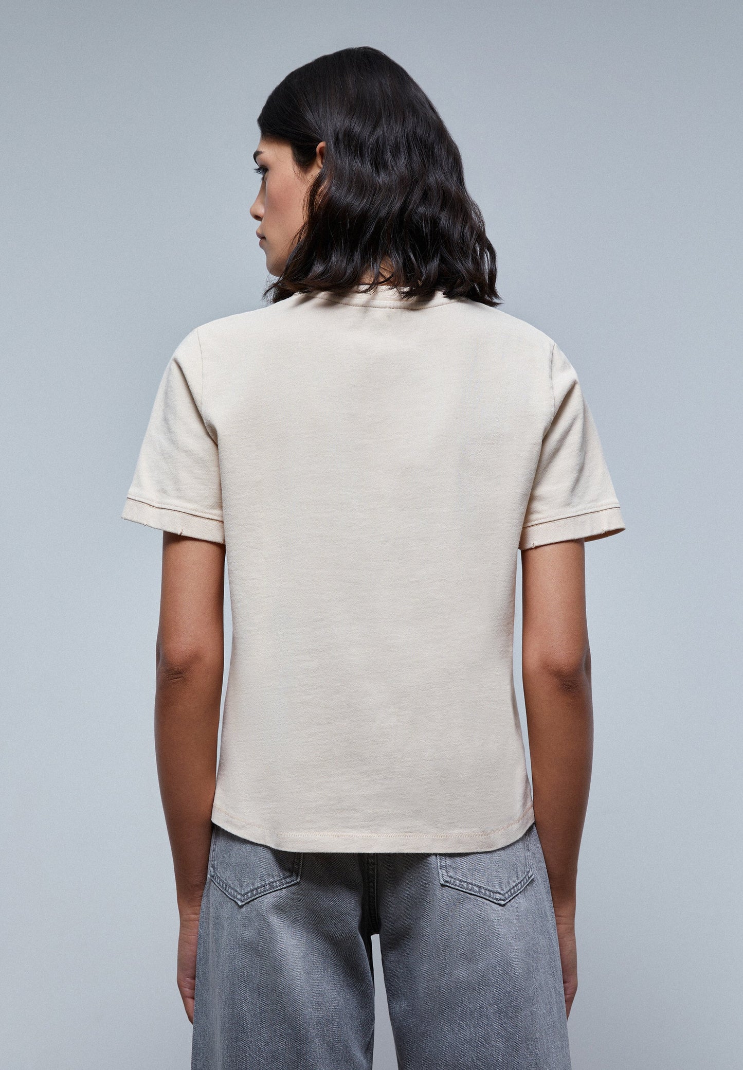 CAMISETA LOGO DETALLE ROTOS
