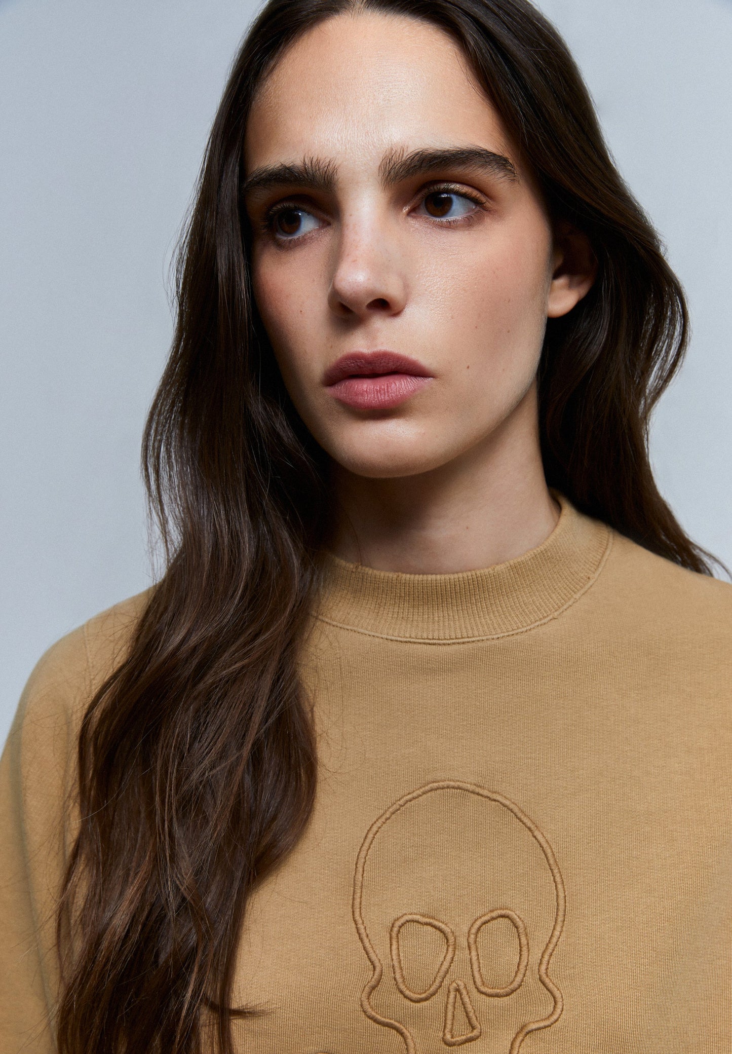 SUDADERA CALAVERA RELIEVE