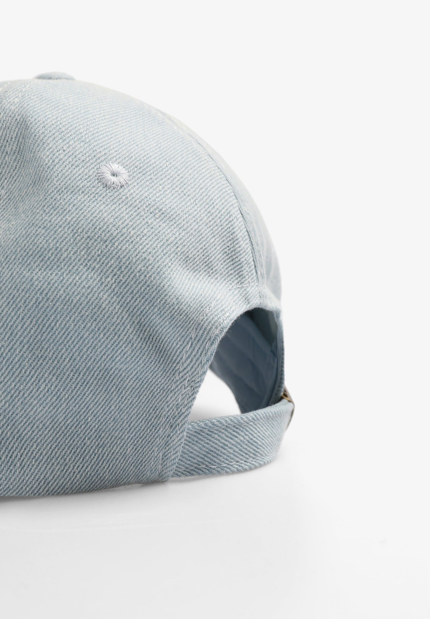 GORRA CALAVERA BORDADA TONO
