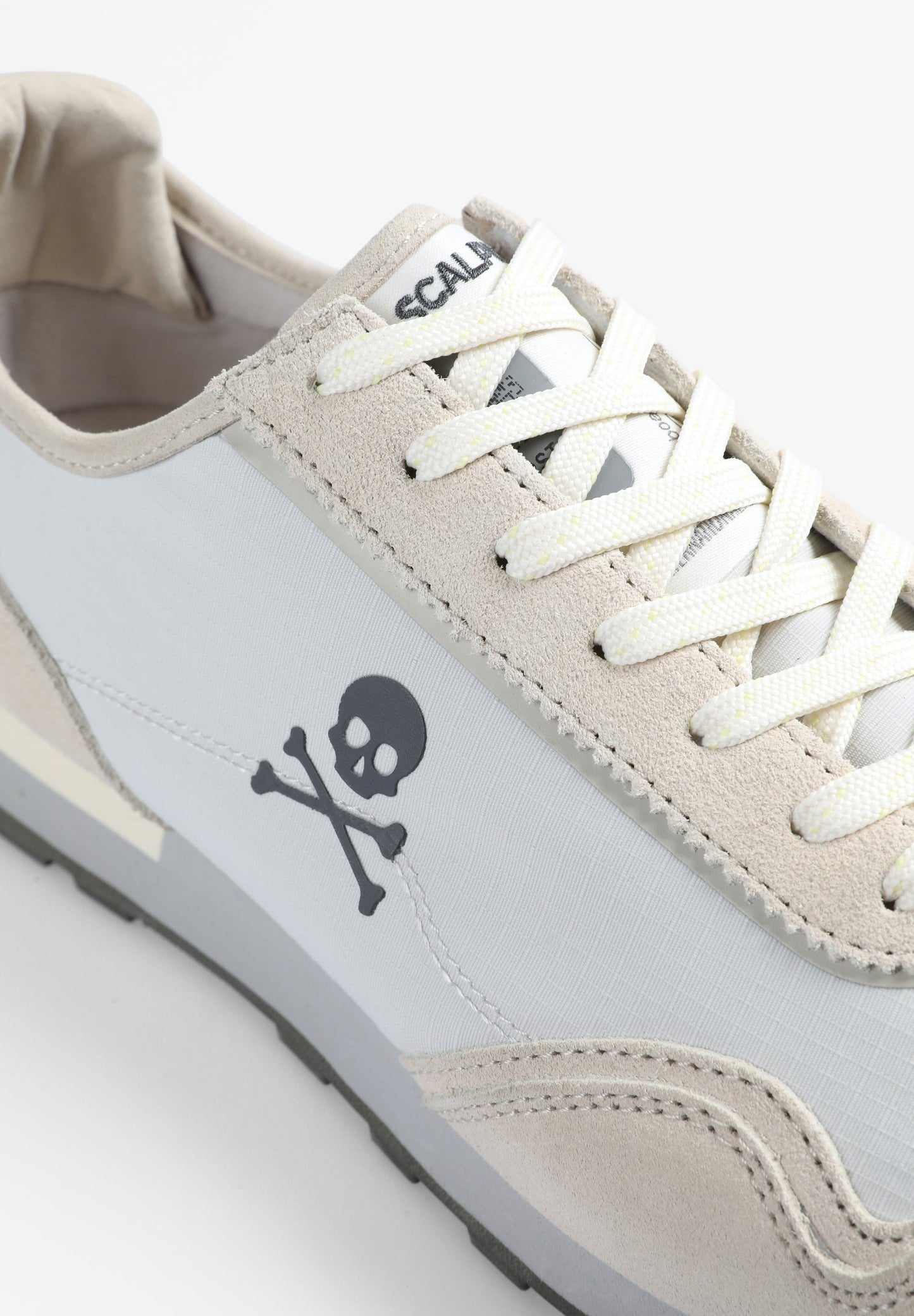SNEAKERS ANTE CALAVERA