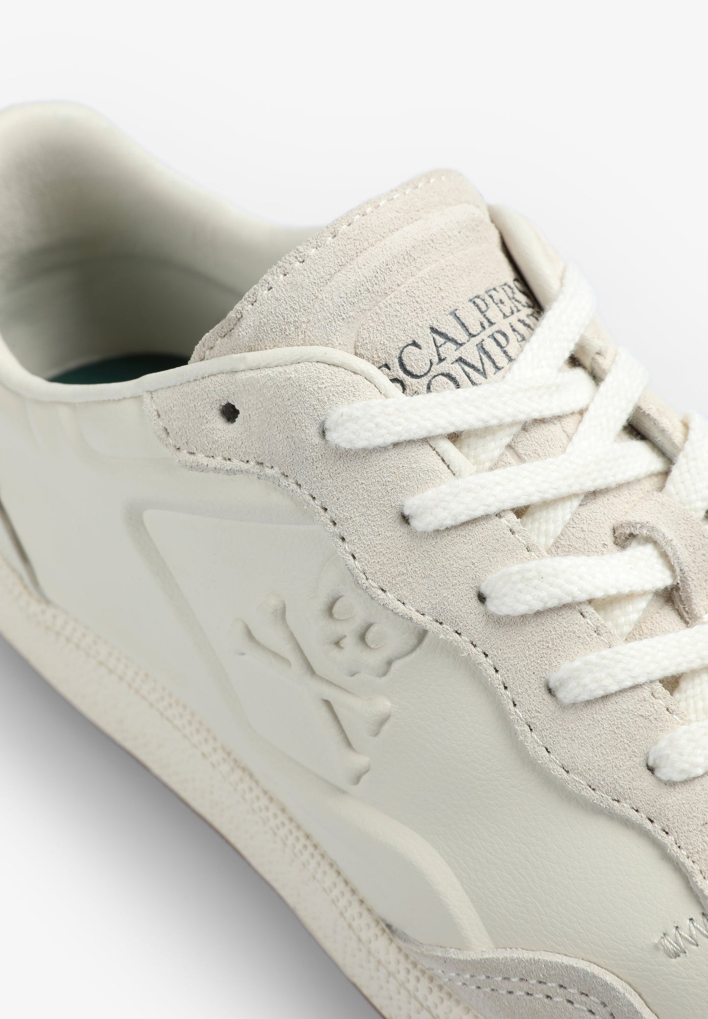 SNEAKERS NAPA DETALLE RELIEVE