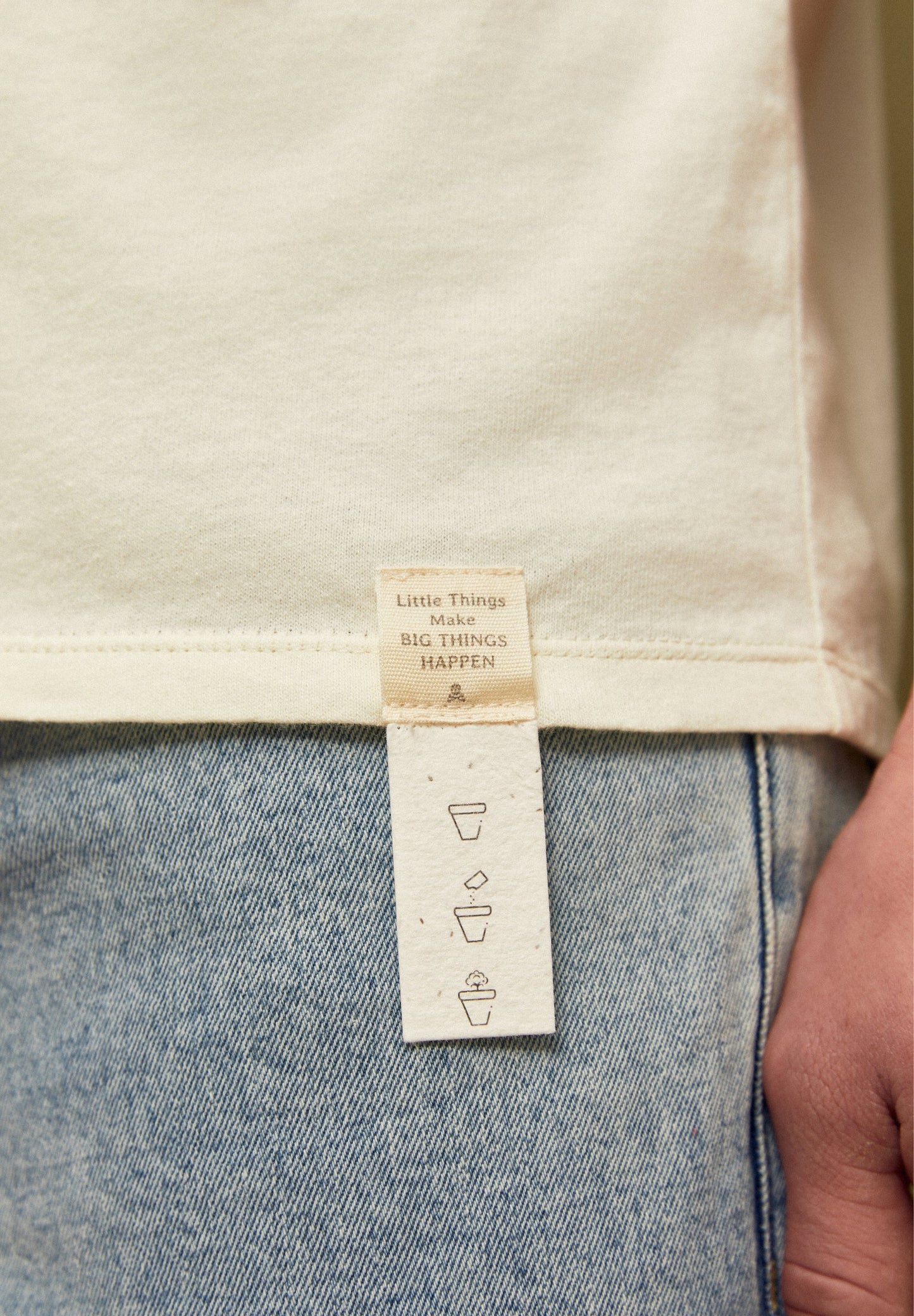 CAMISETA DETALLE ETIQUETA PLANTABLE