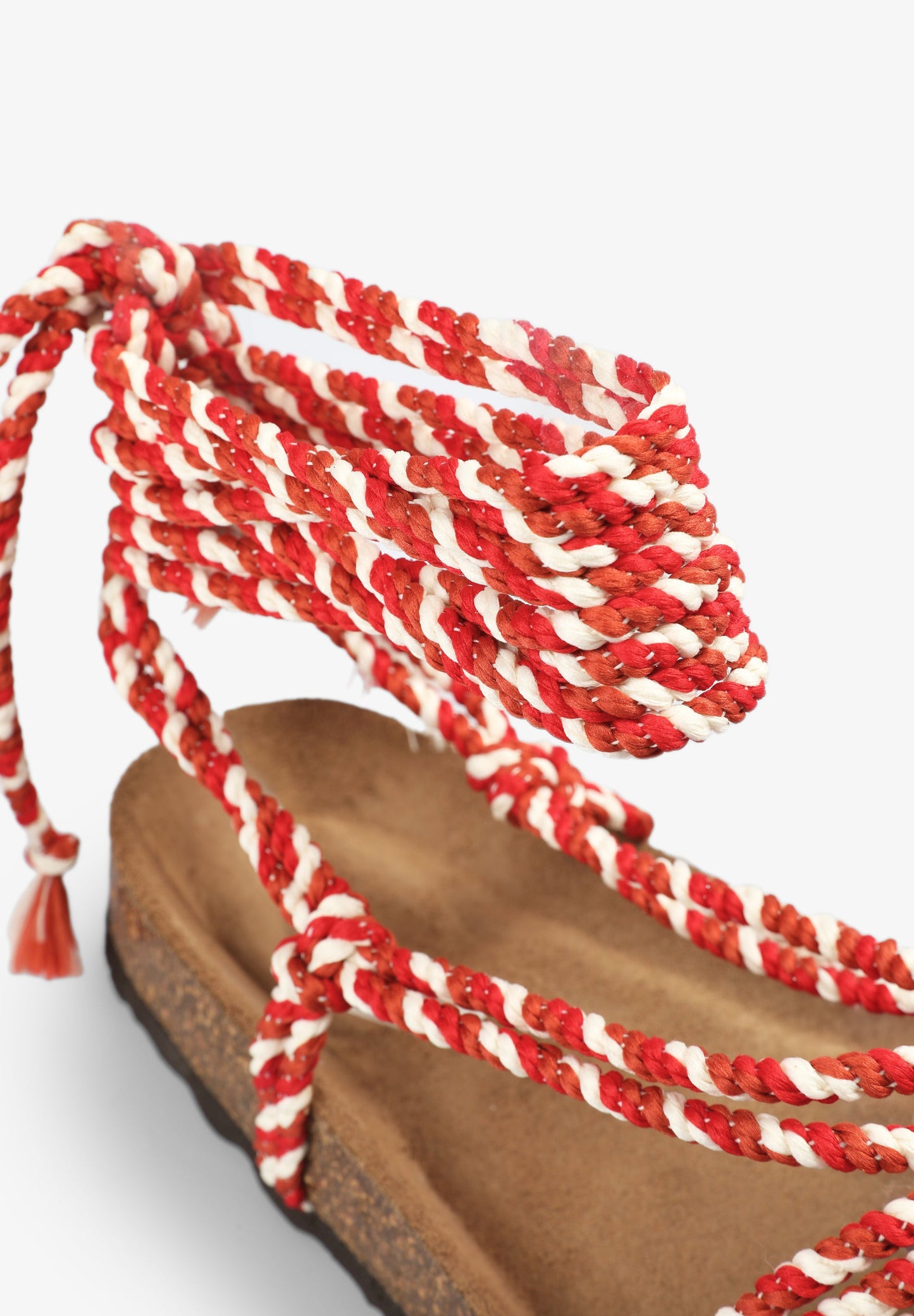 SANDALIAS PLANAS DETALLE CUERDAS