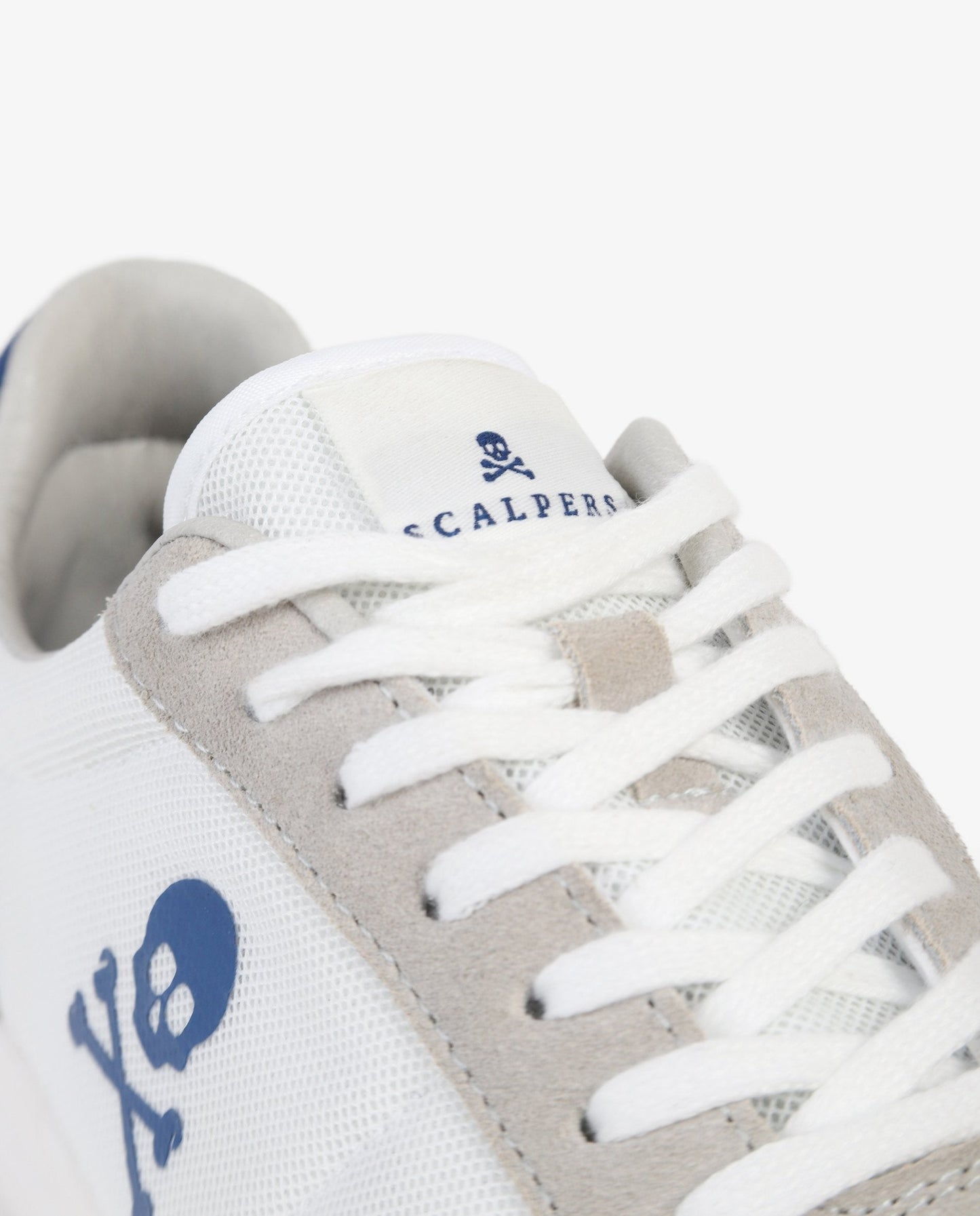 SNEAKERS CALAVERA CONTRASTE