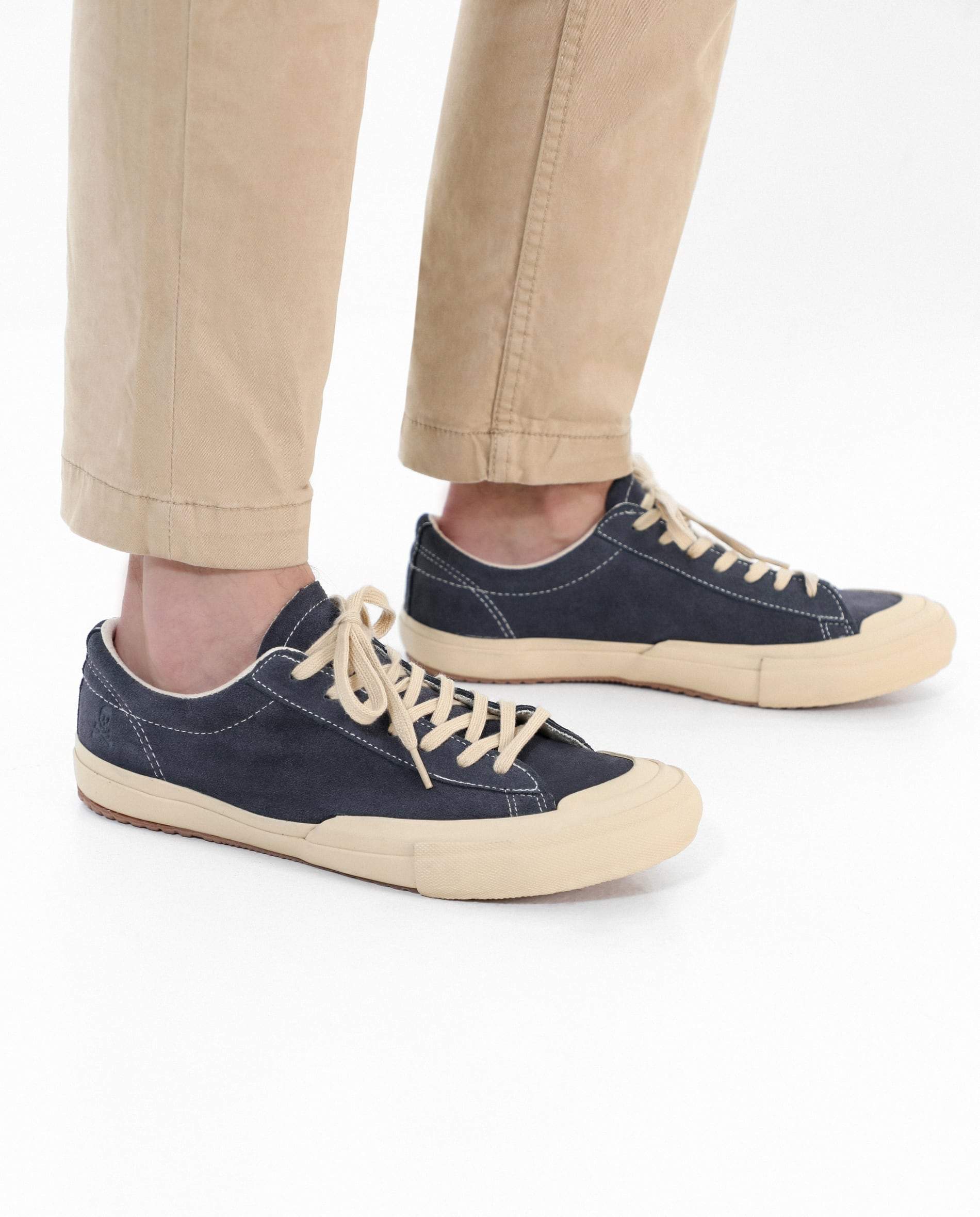 SNEAKERS ANTE FRIDAY