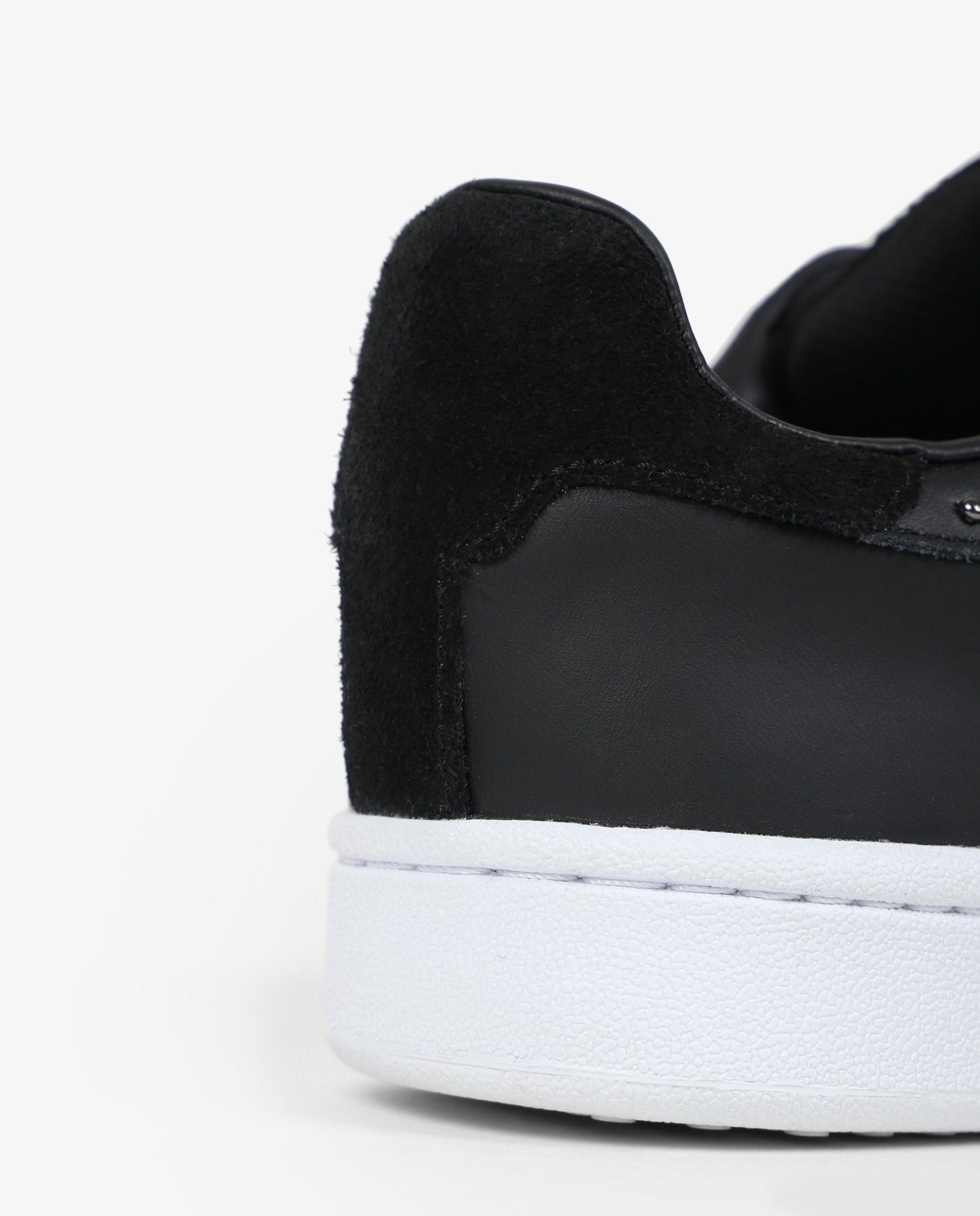 SNEAKERS TACHAS MILKY