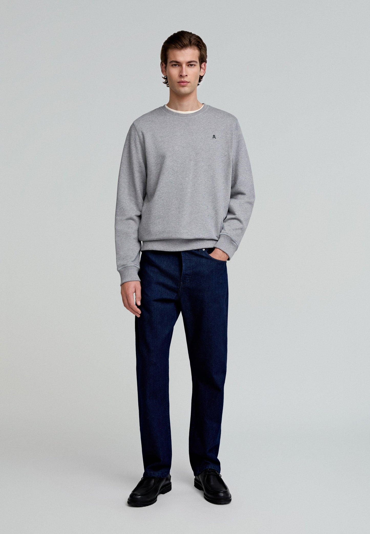 SUDADERA BÁSICA BORDADA CONTRASTE