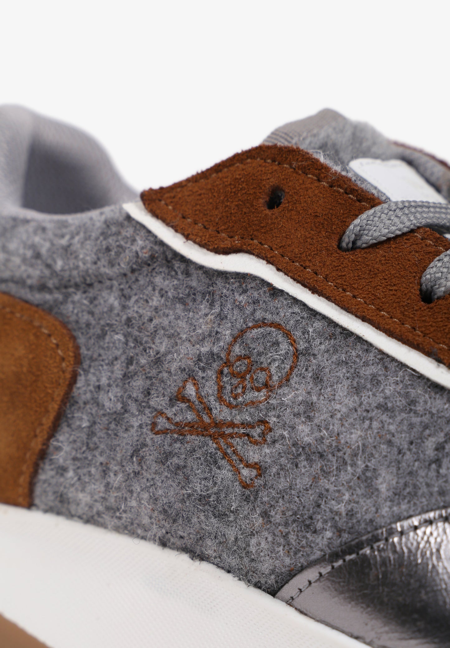 SNEAKERS SUELA ANCHA