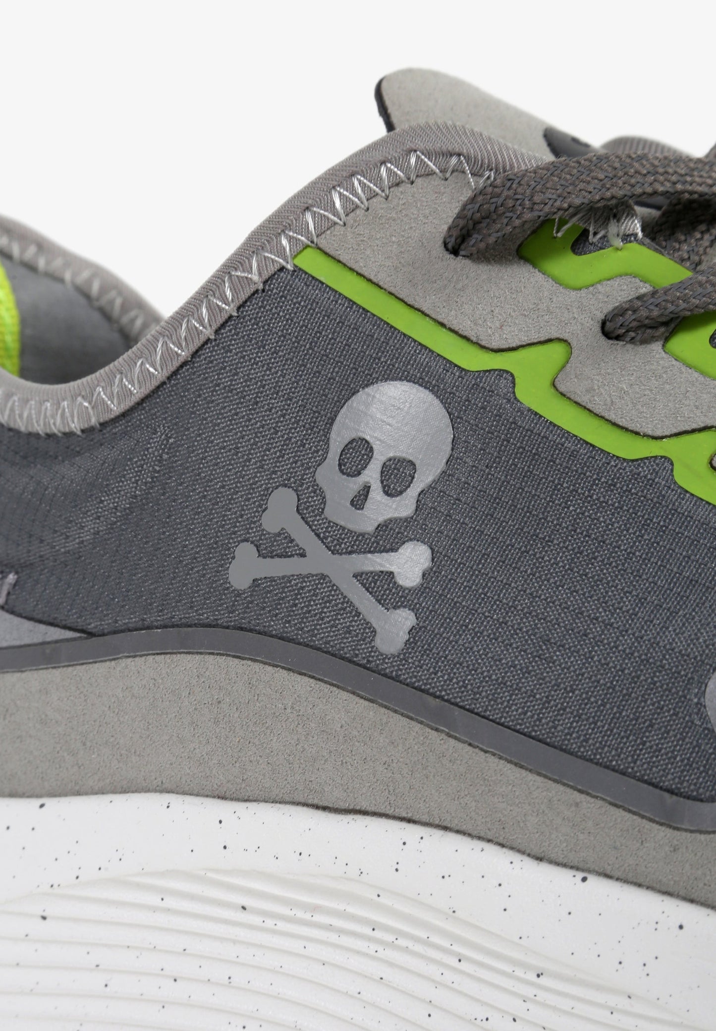 SNEAKERS DETALLES FLÚOR