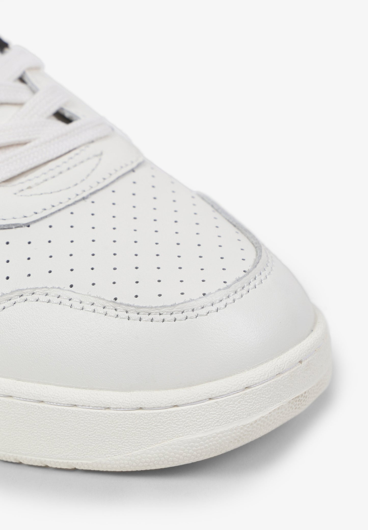 SNEAKERS PIEL DETALLES CONTRASTES