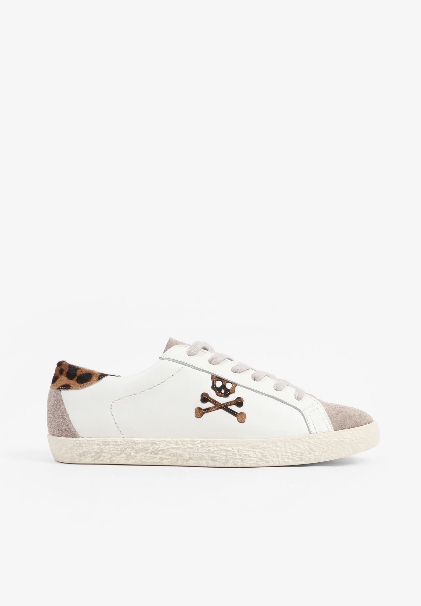 ZAPATILLAS DETALLE LEOPARDO