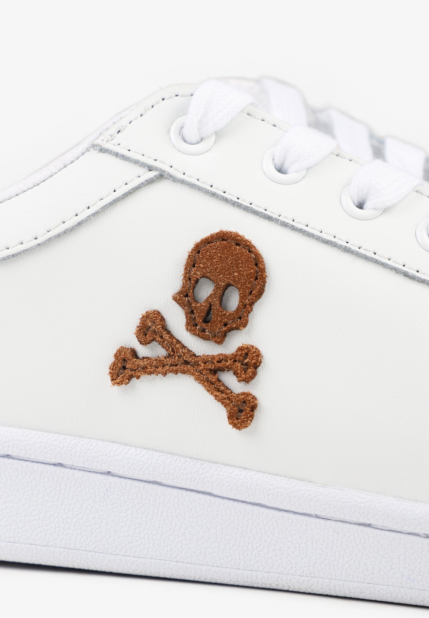 SNEAKERS DETALLE CONTRASTE