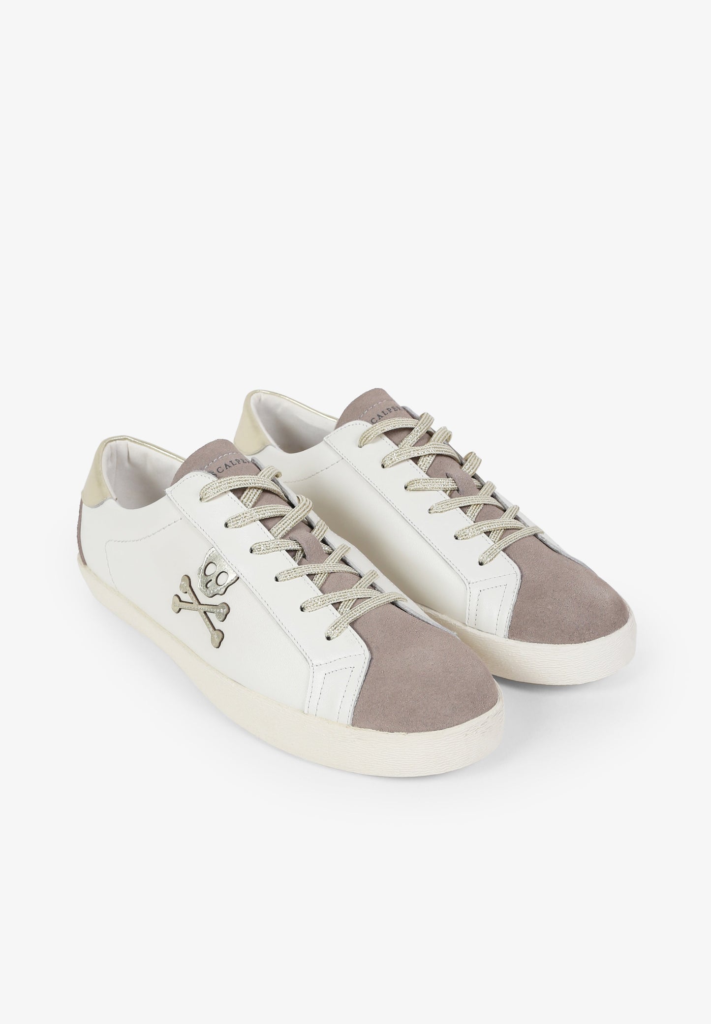 ZAPATILLAS DETALLE DORADO