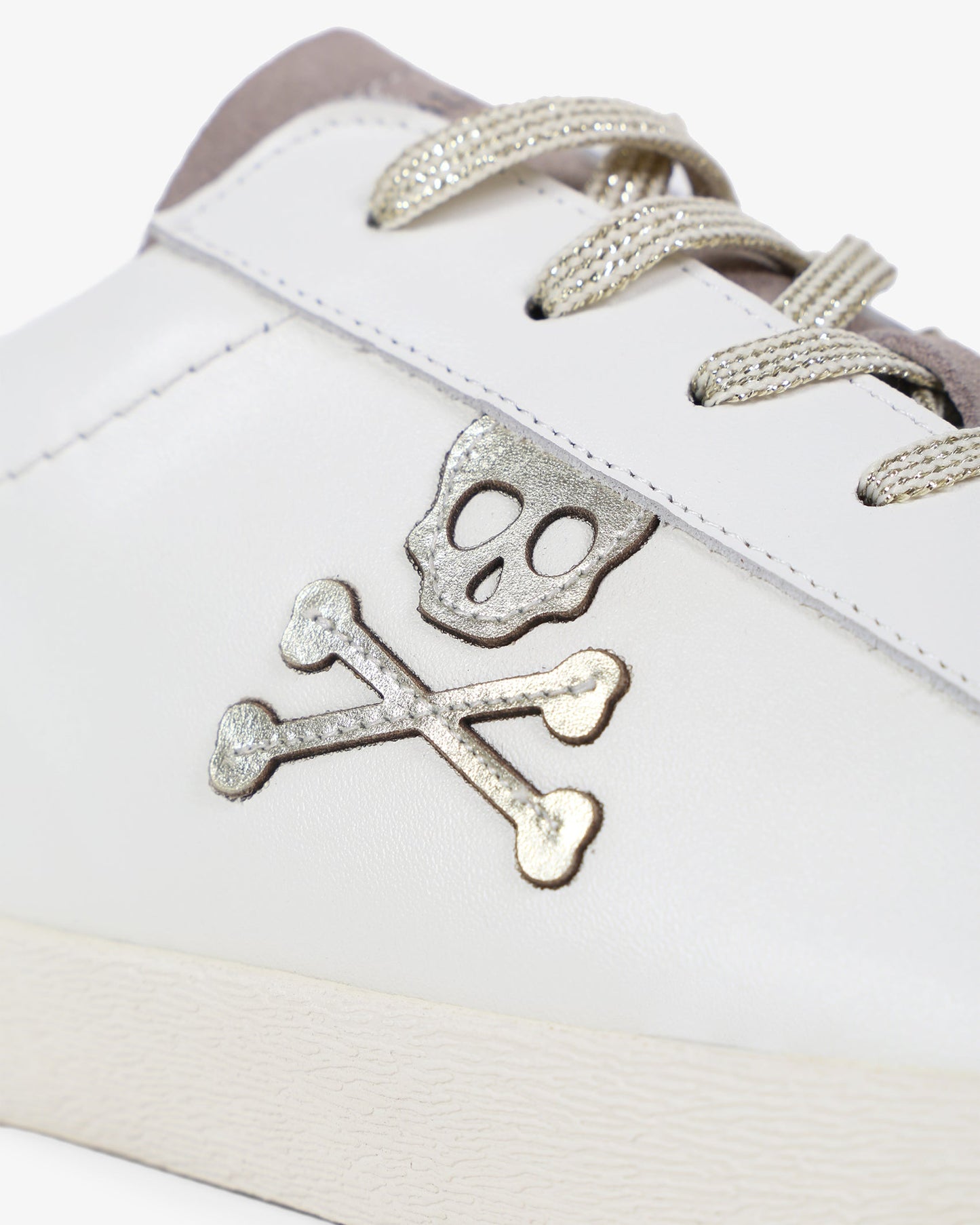 ZAPATILLAS DETALLE DORADO