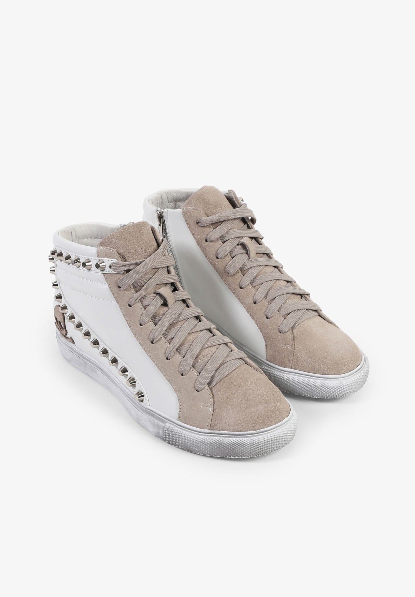 SNEAKERS BOTA TACHUELAS