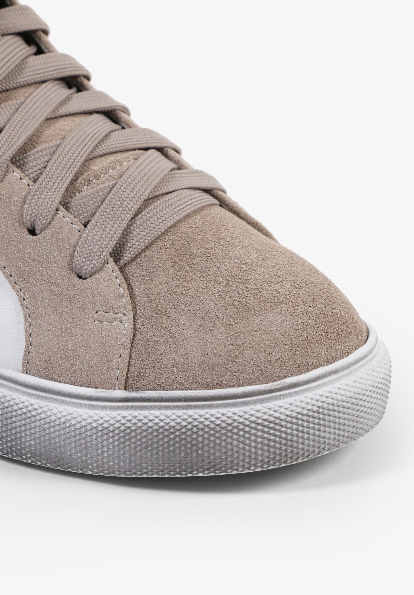 SNEAKERS BOTA TACHUELAS