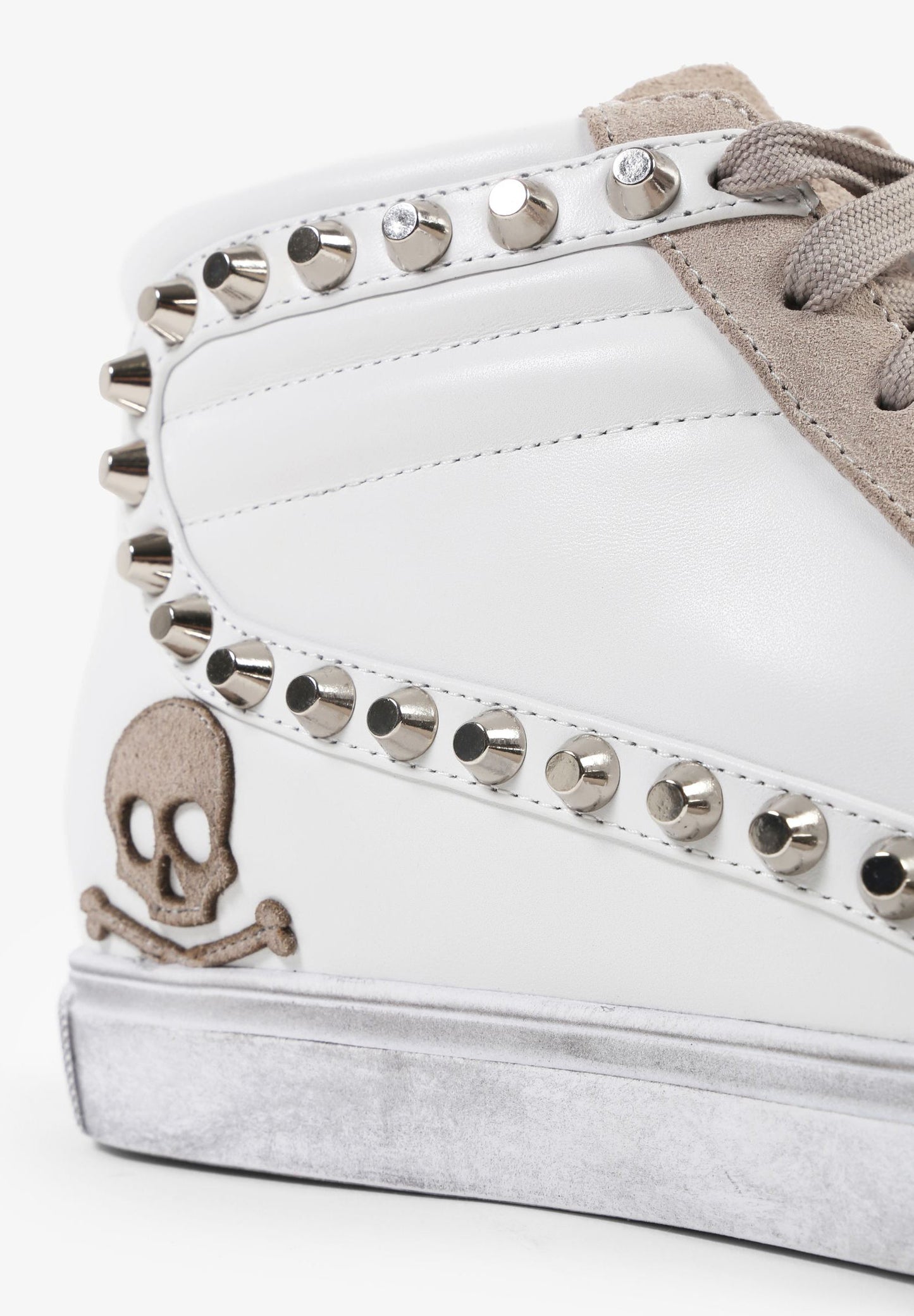 SNEAKERS BOTA TACHUELAS