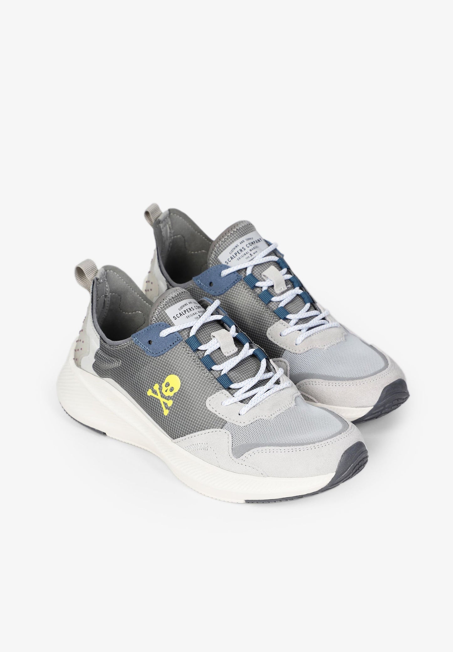 SNEAKERS CALAVERA TIRADOR