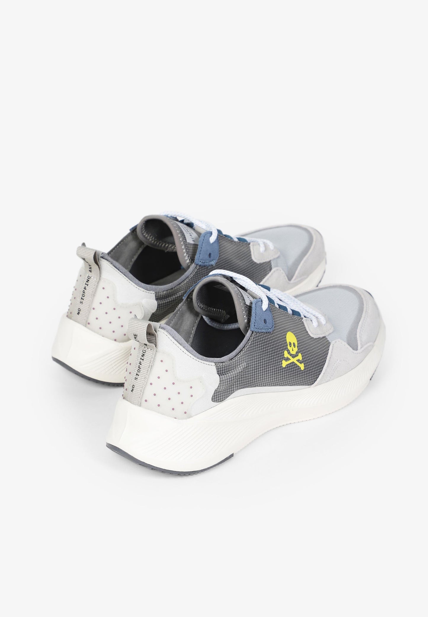SNEAKERS CALAVERA TIRADOR