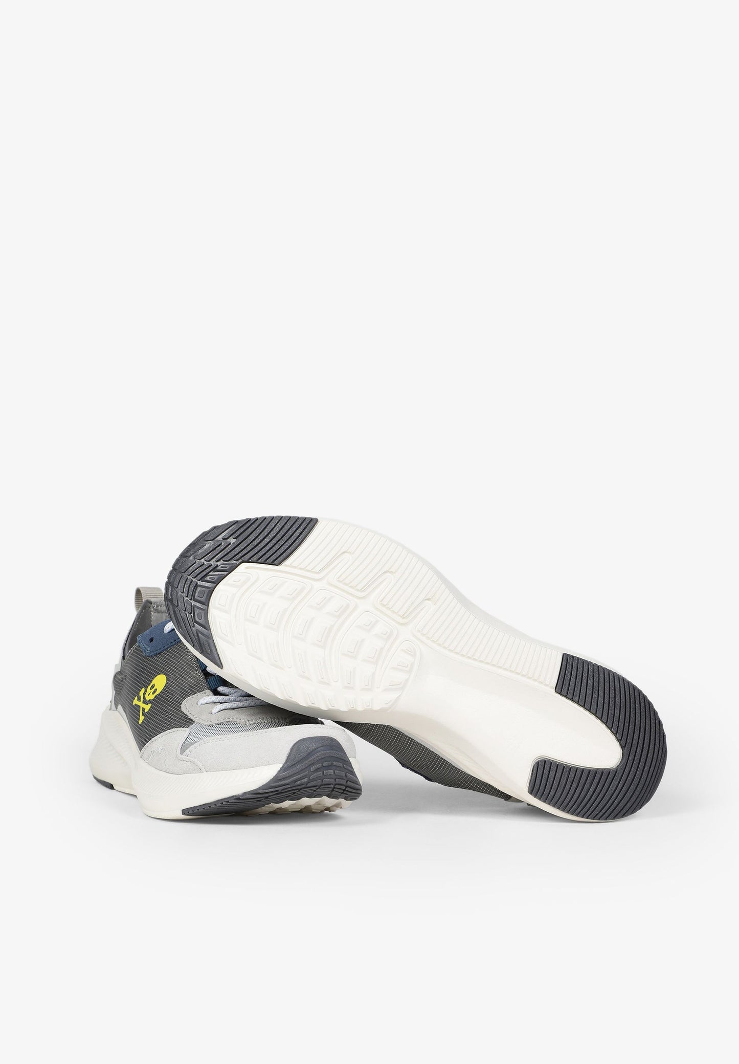 SNEAKERS CALAVERA TIRADOR