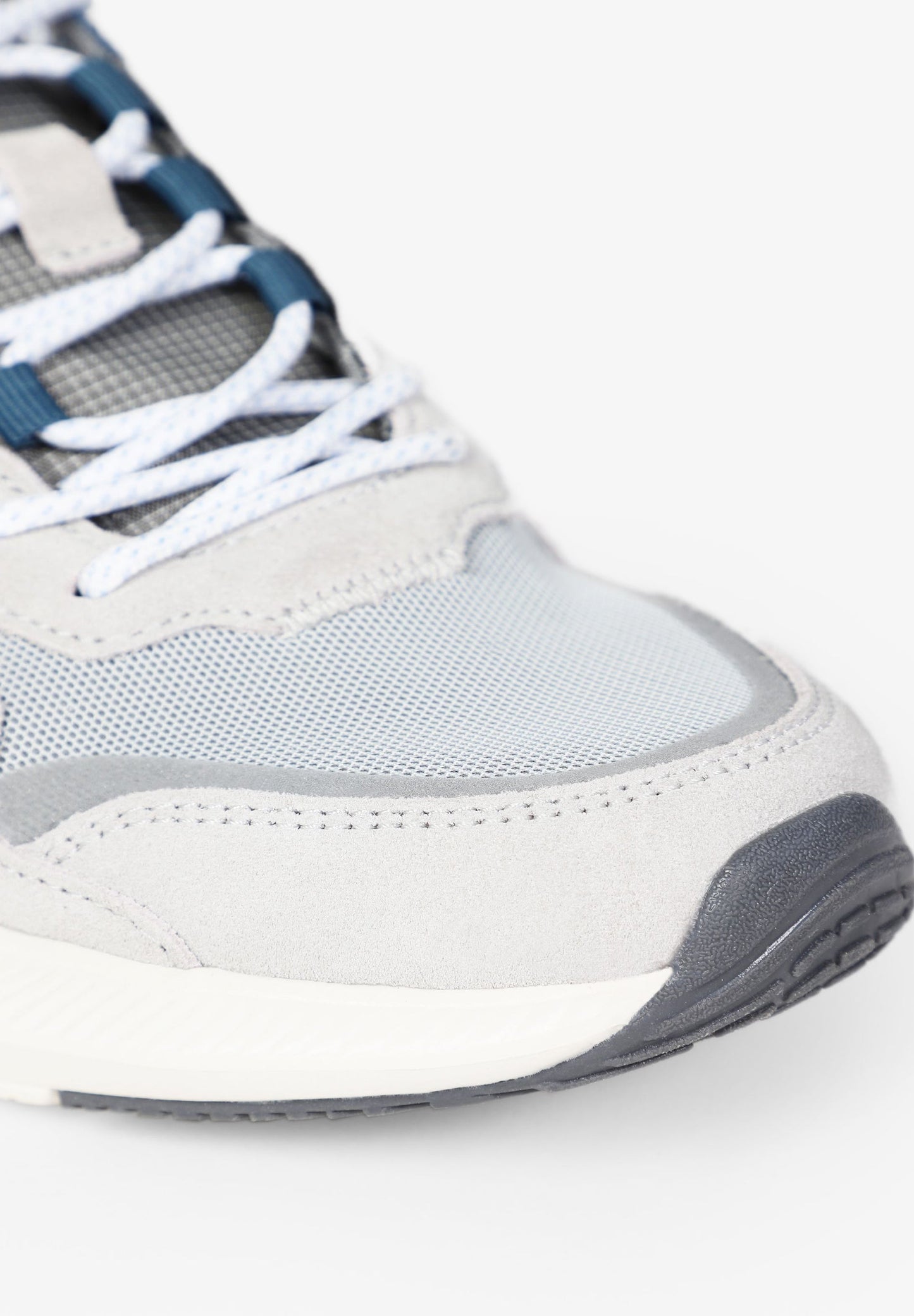 SNEAKERS CALAVERA TIRADOR