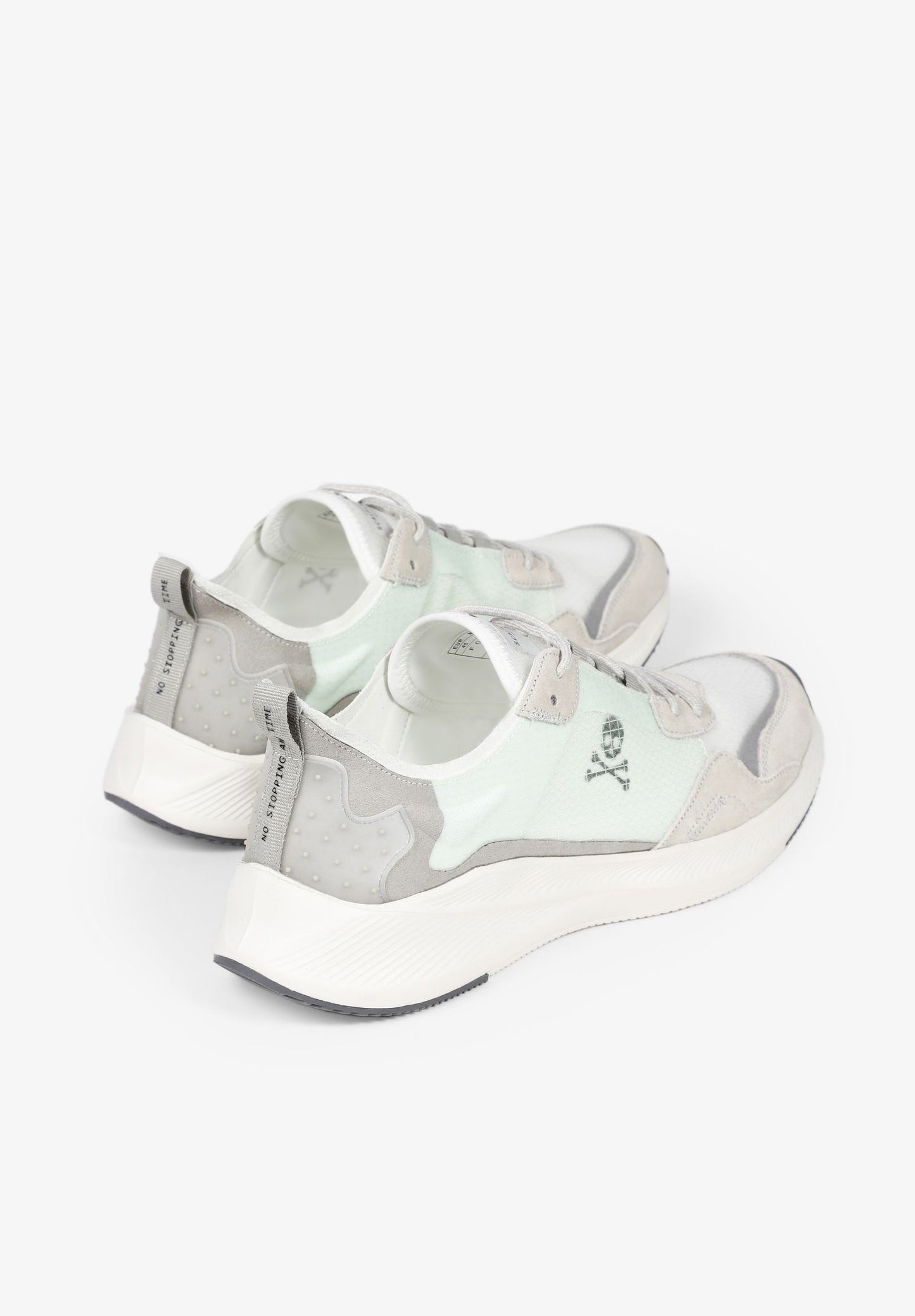 SNEAKERS CALAVERA TIRADOR