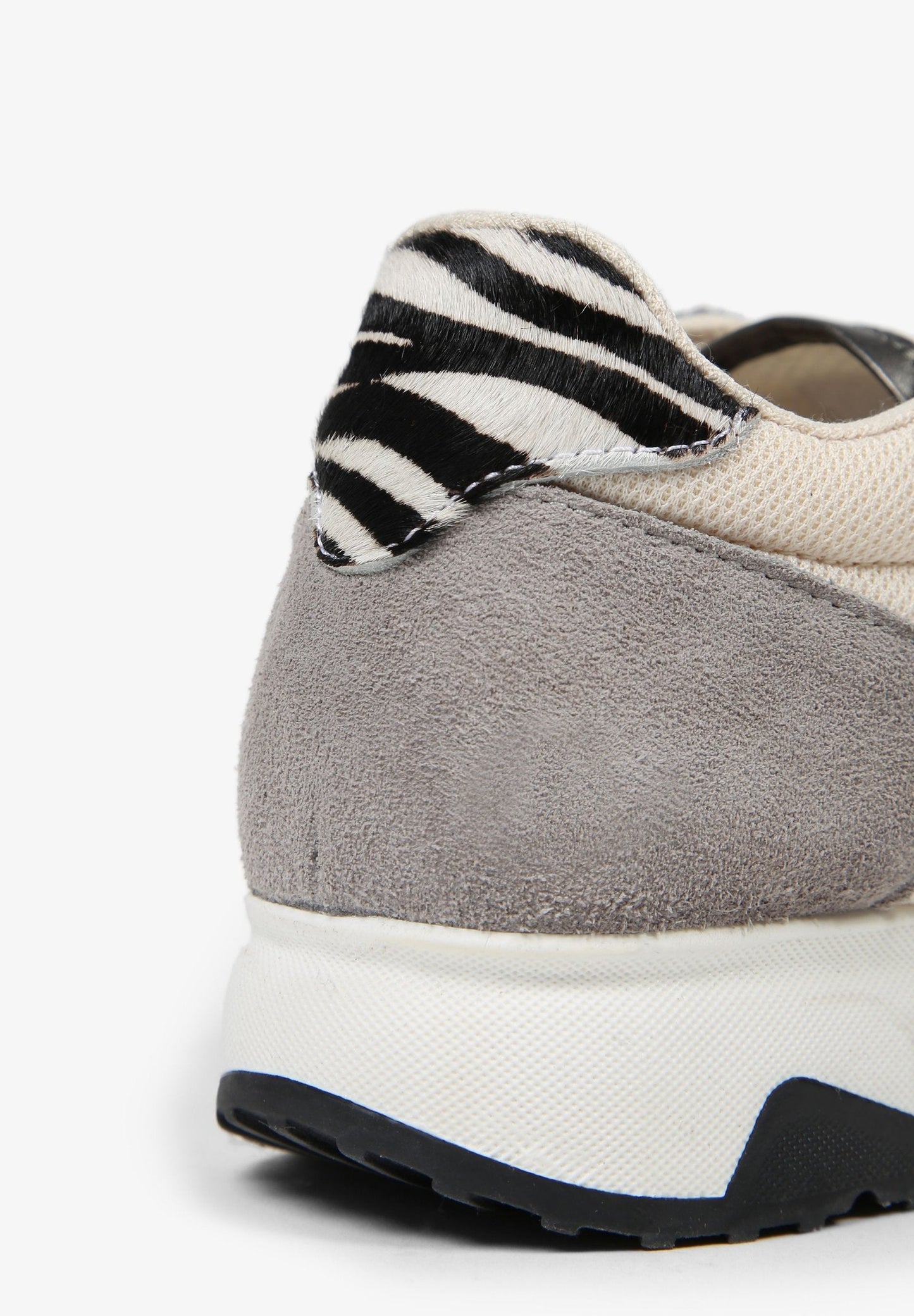 SNEAKERS SUELA ANCHA CEBRA