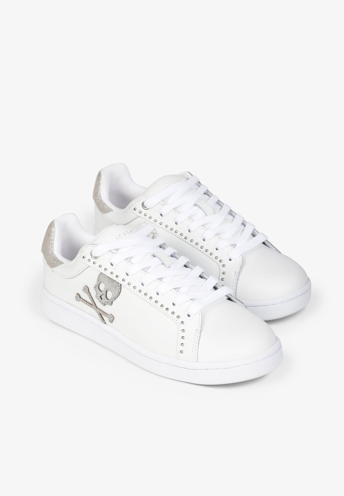 SNEAKERS DETALLE METALIZADO