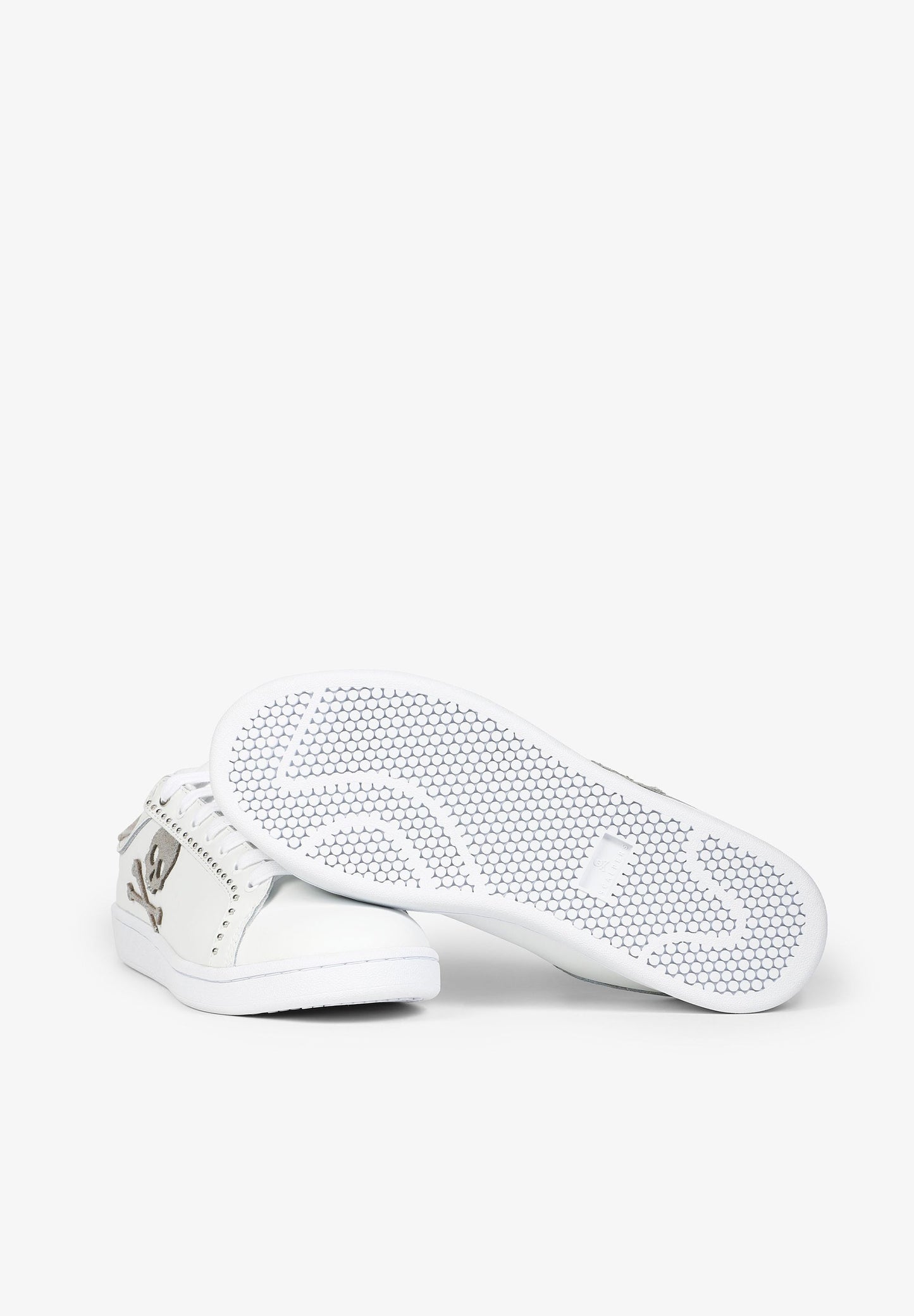 SNEAKERS DETALLE METALIZADO