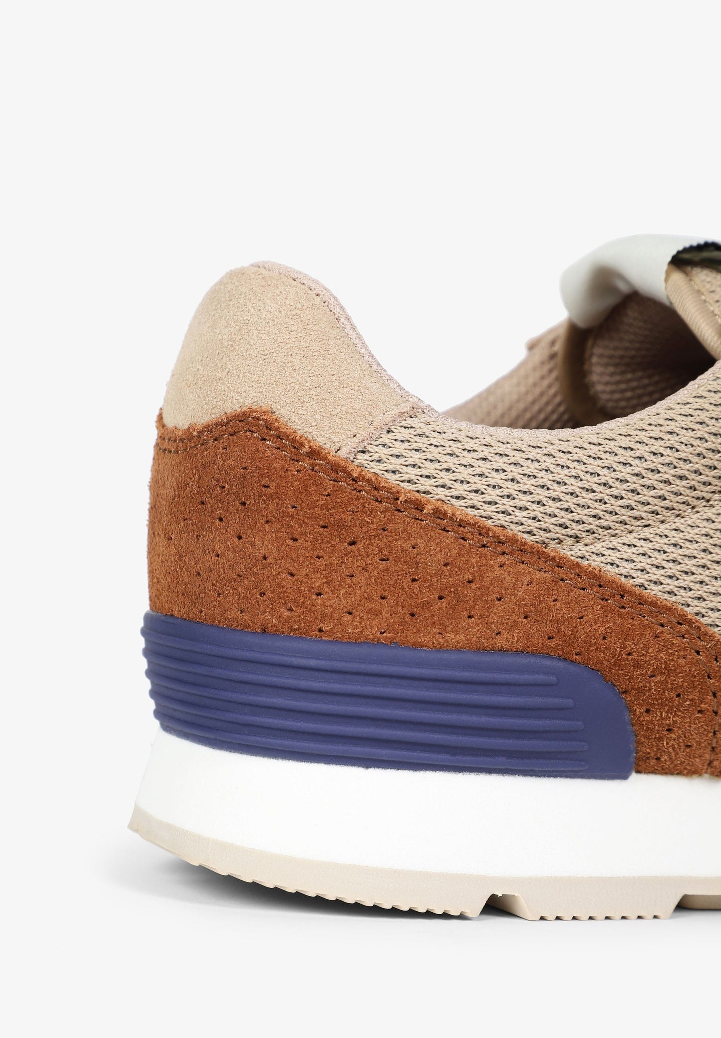 SNEAKERS INSIGNIA CALAVERA