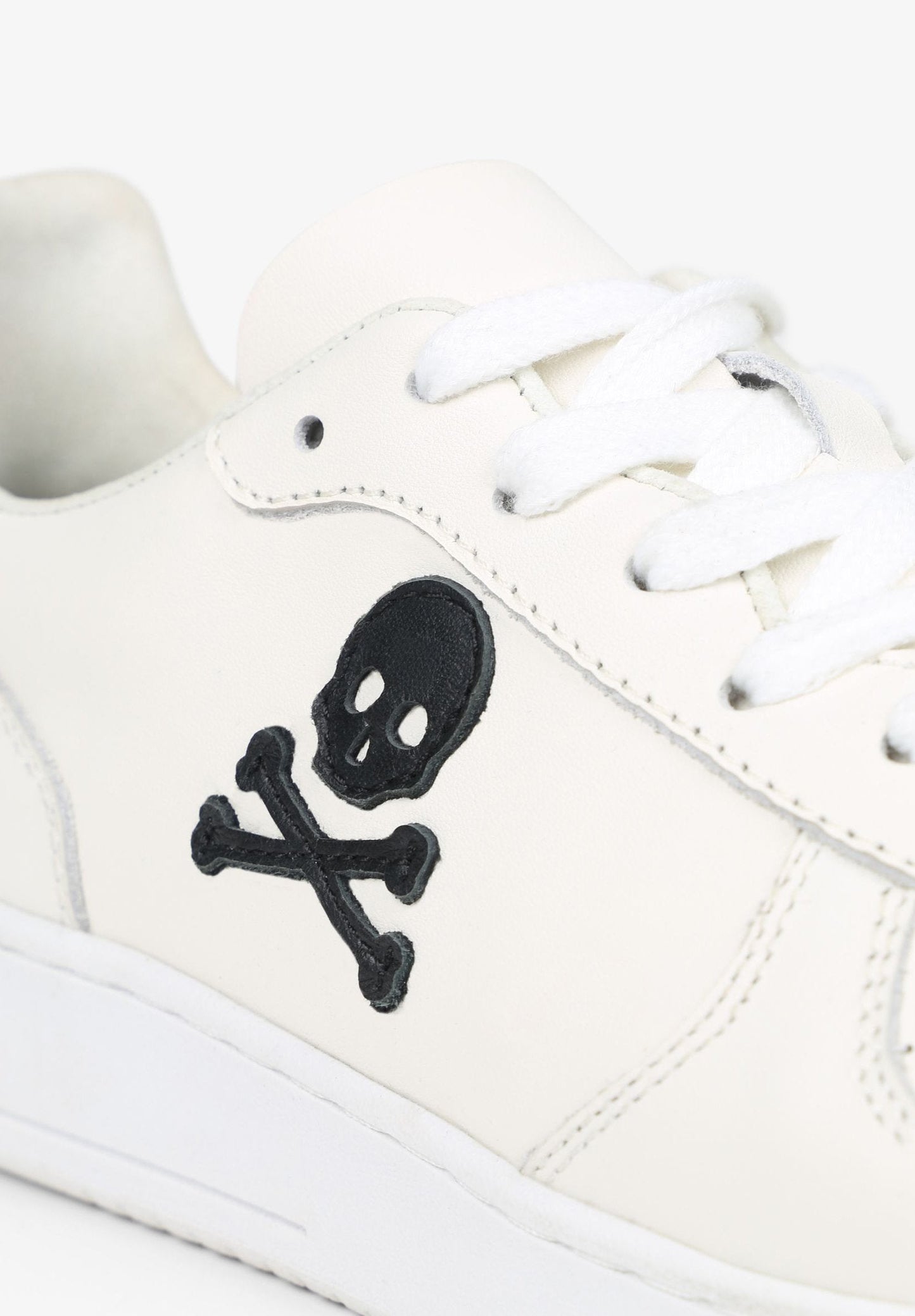 SNEAKERS DETALLE CONTRASTE