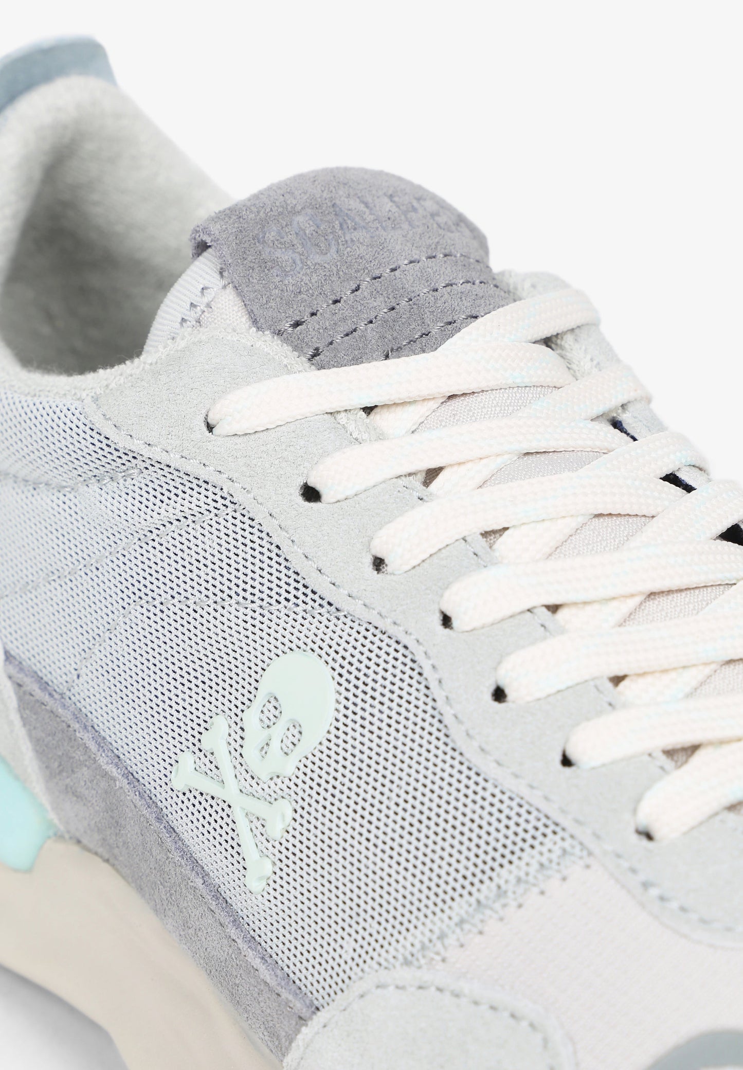 SNEAKERS PREMIUM DETALLES
