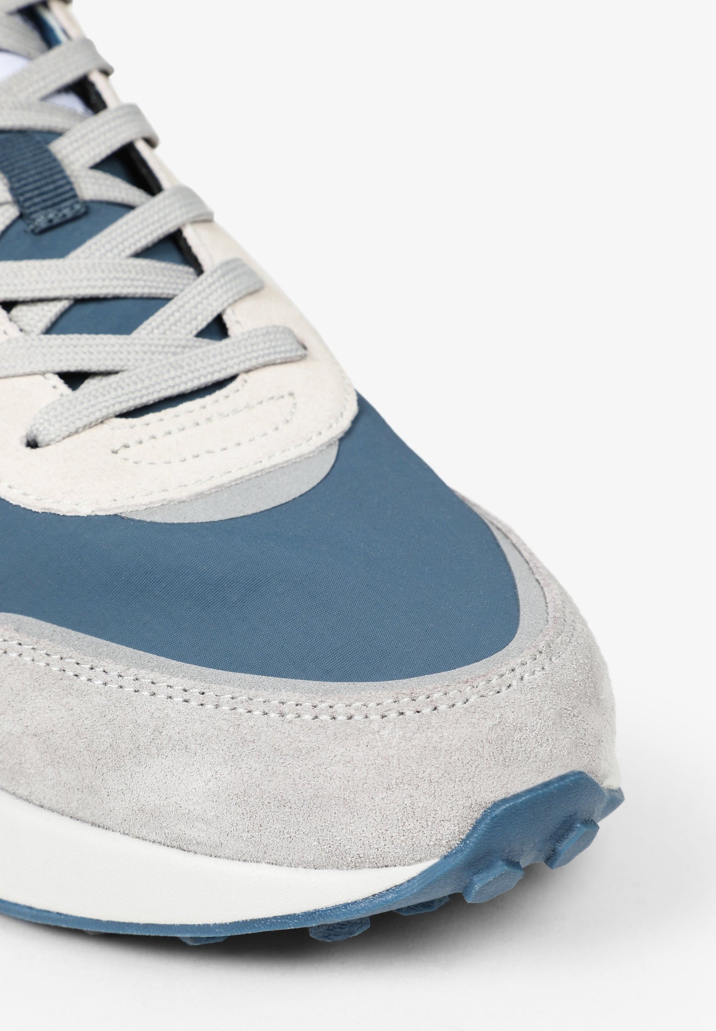 SNEAKERS SUELA ESPECIAL