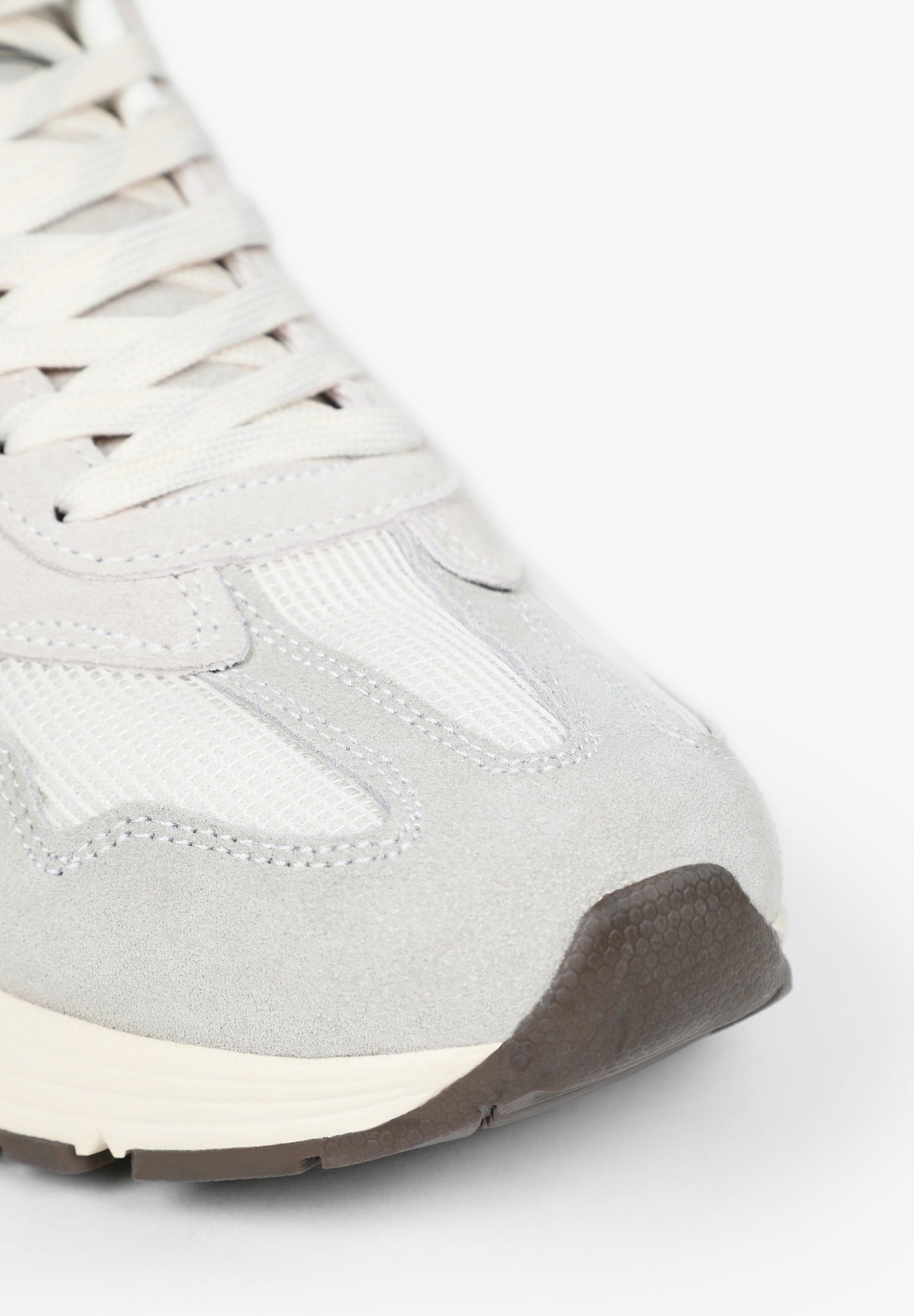 SNEAKERS TALÓN ENGOMADO