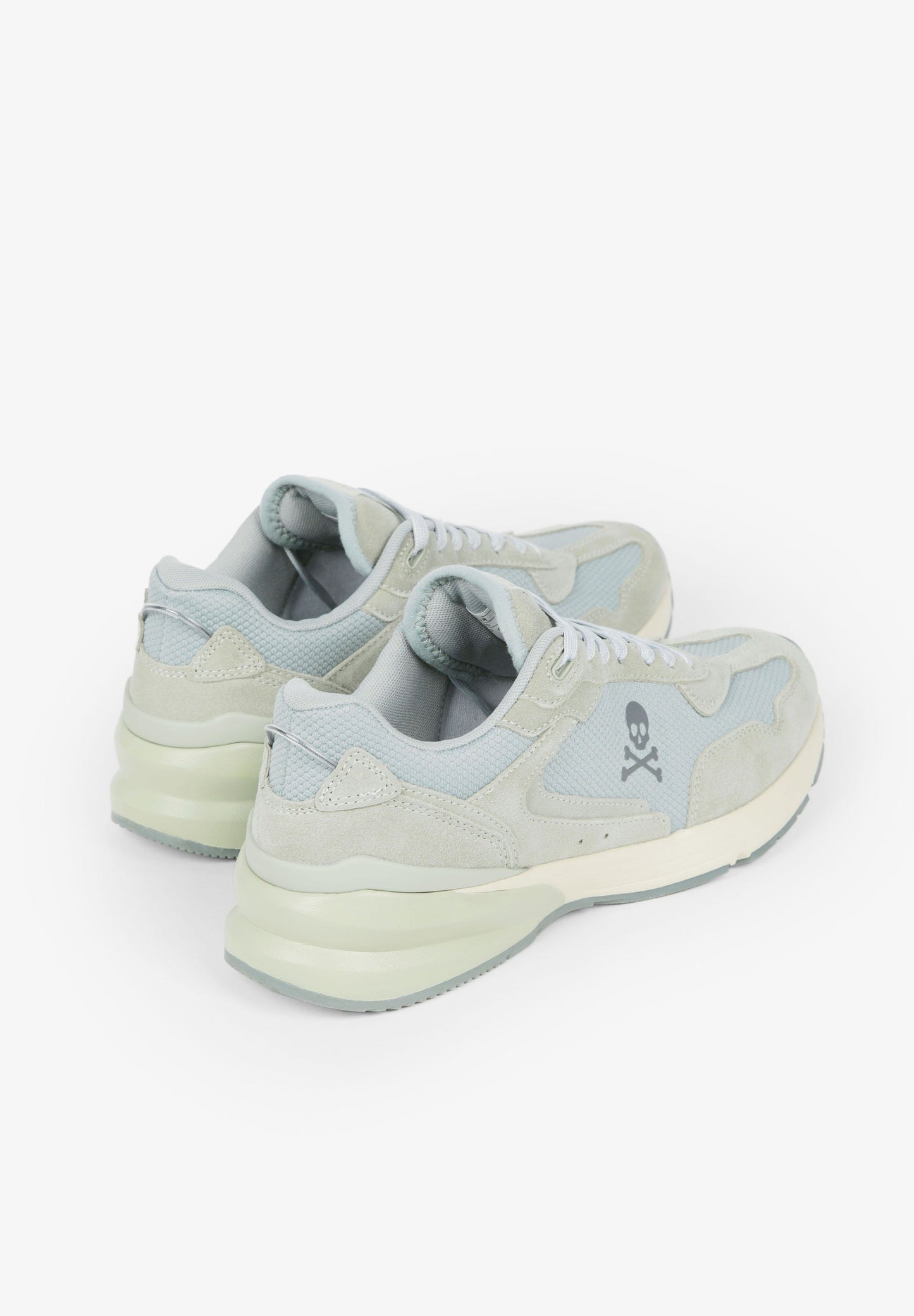 SNEAKERS TALÓN ENGOMADO