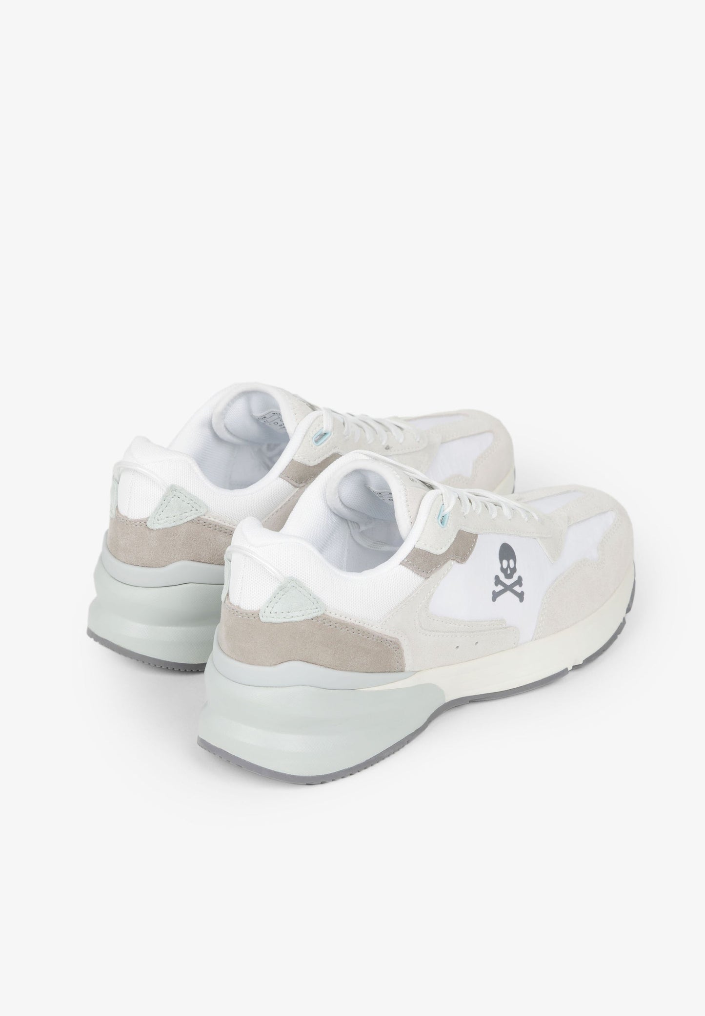 SNEAKERS TALÓN ENGOMADO