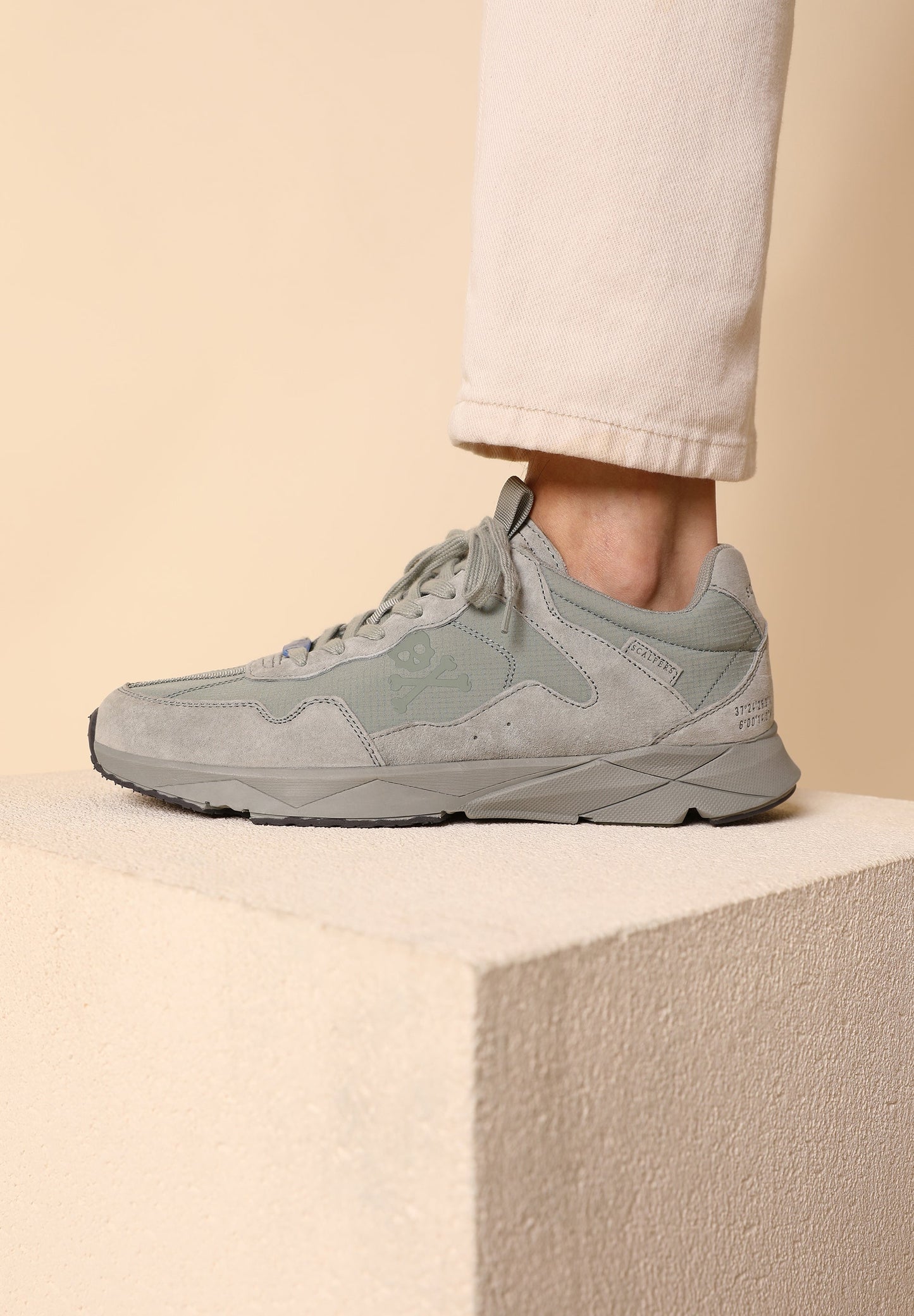 SNEAKERS CONFORT CALAVERA