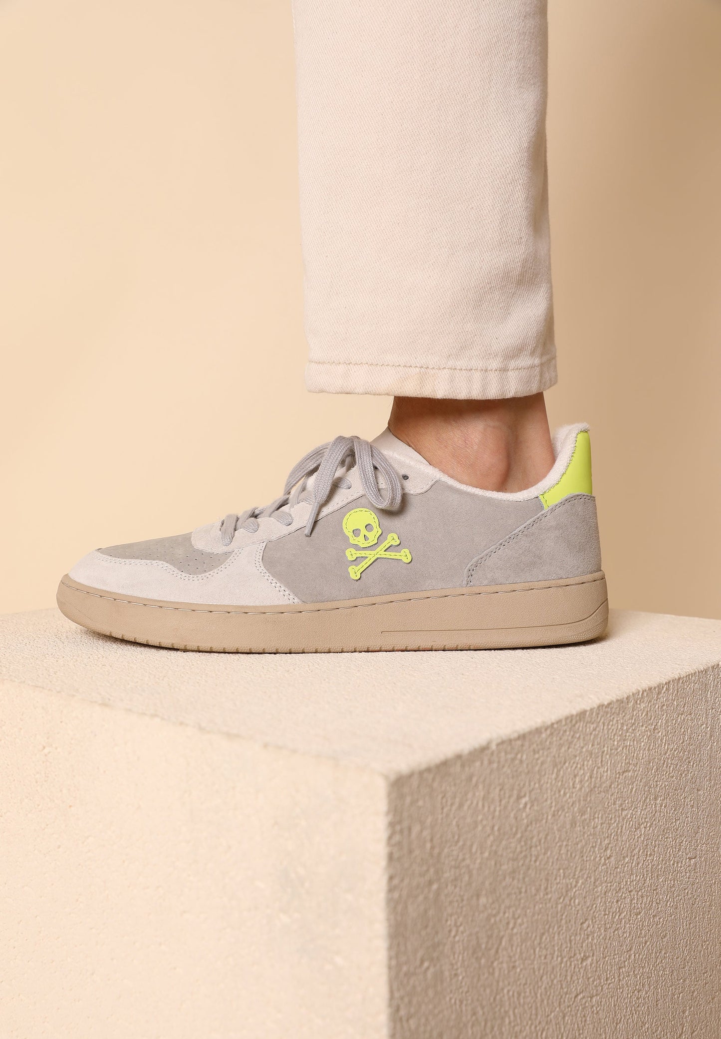 SNEAKERS ANTE CALAVERA CONTRASTE