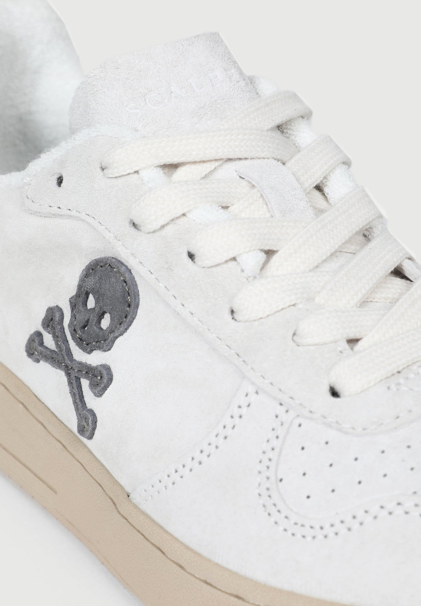 SNEAKERS ANTE CALAVERA CONTRASTE