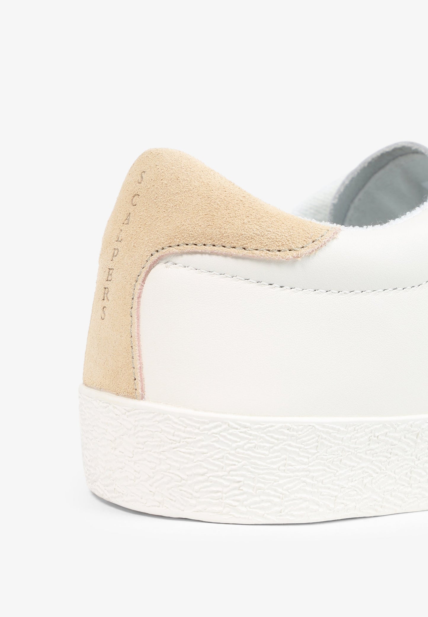 SNEAKERS BAJAS CALAVERA CONTRASTE