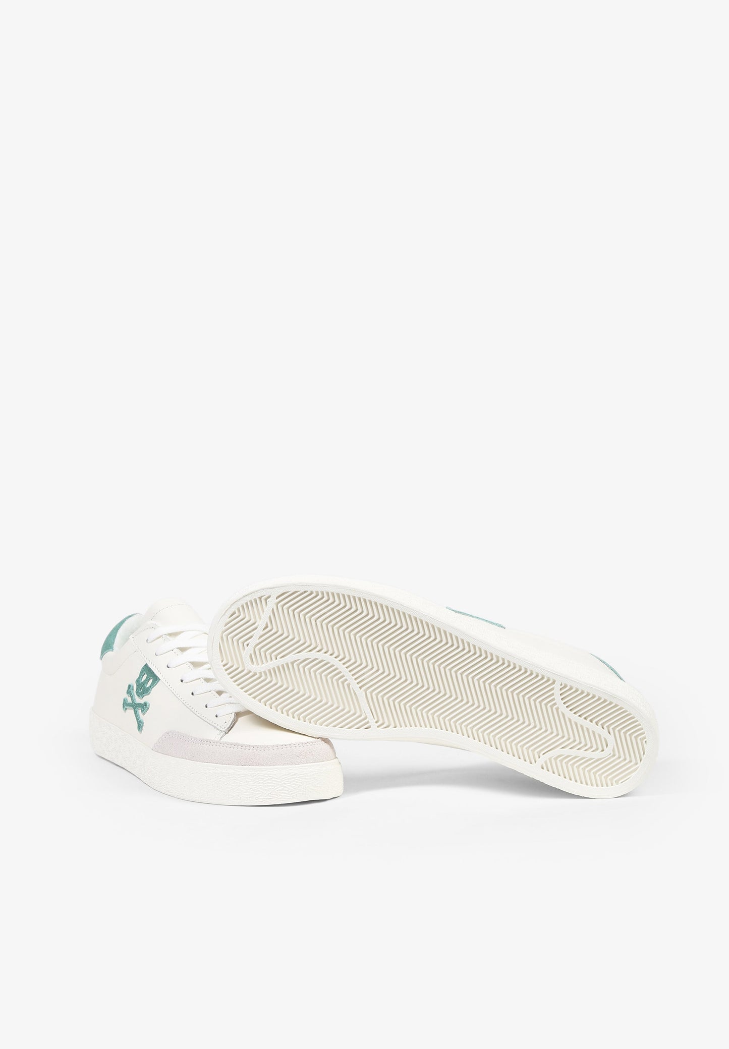 SNEAKERS BAJAS CALAVERA CONTRASTE