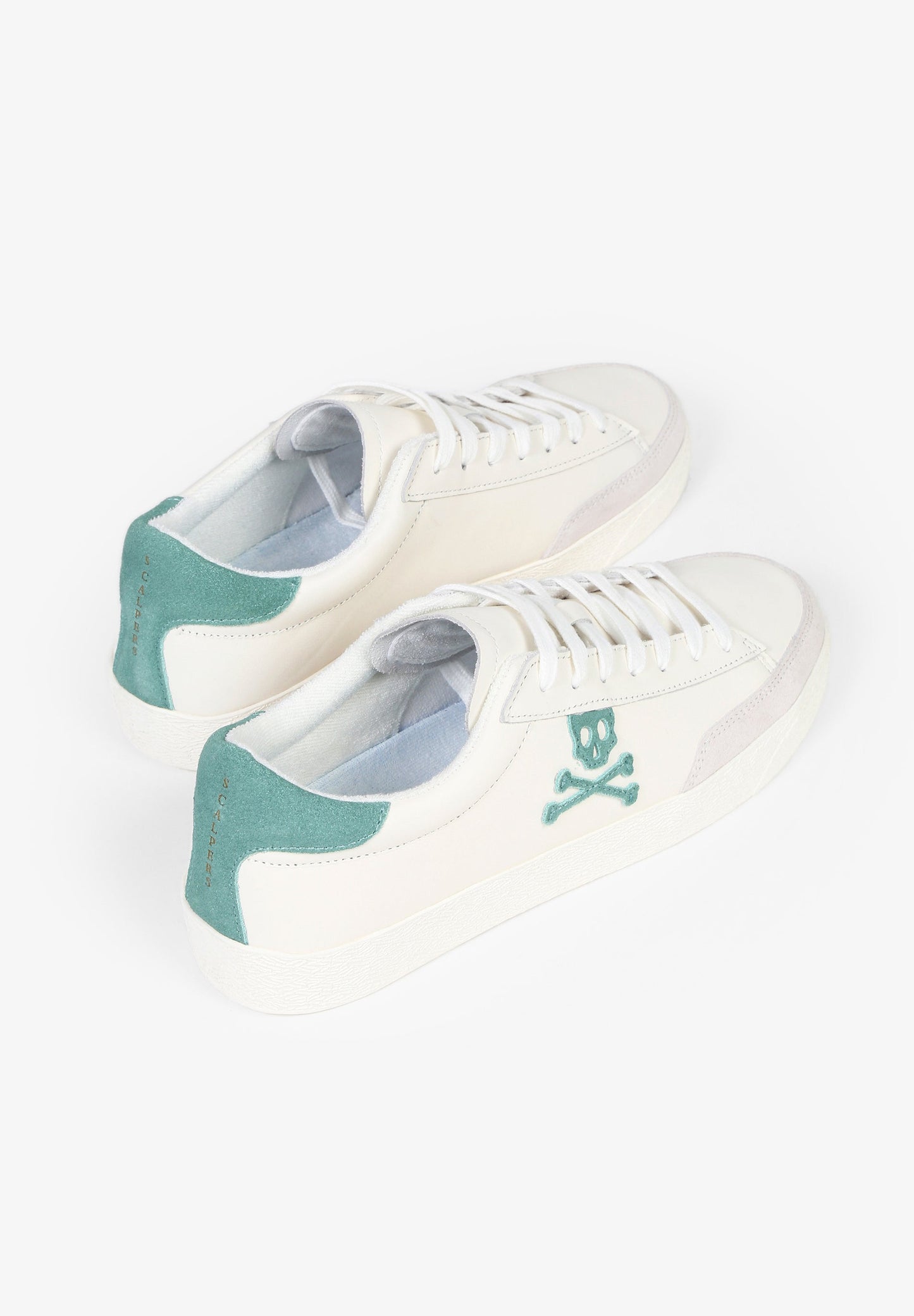 SNEAKERS BAJAS CALAVERA CONTRASTE