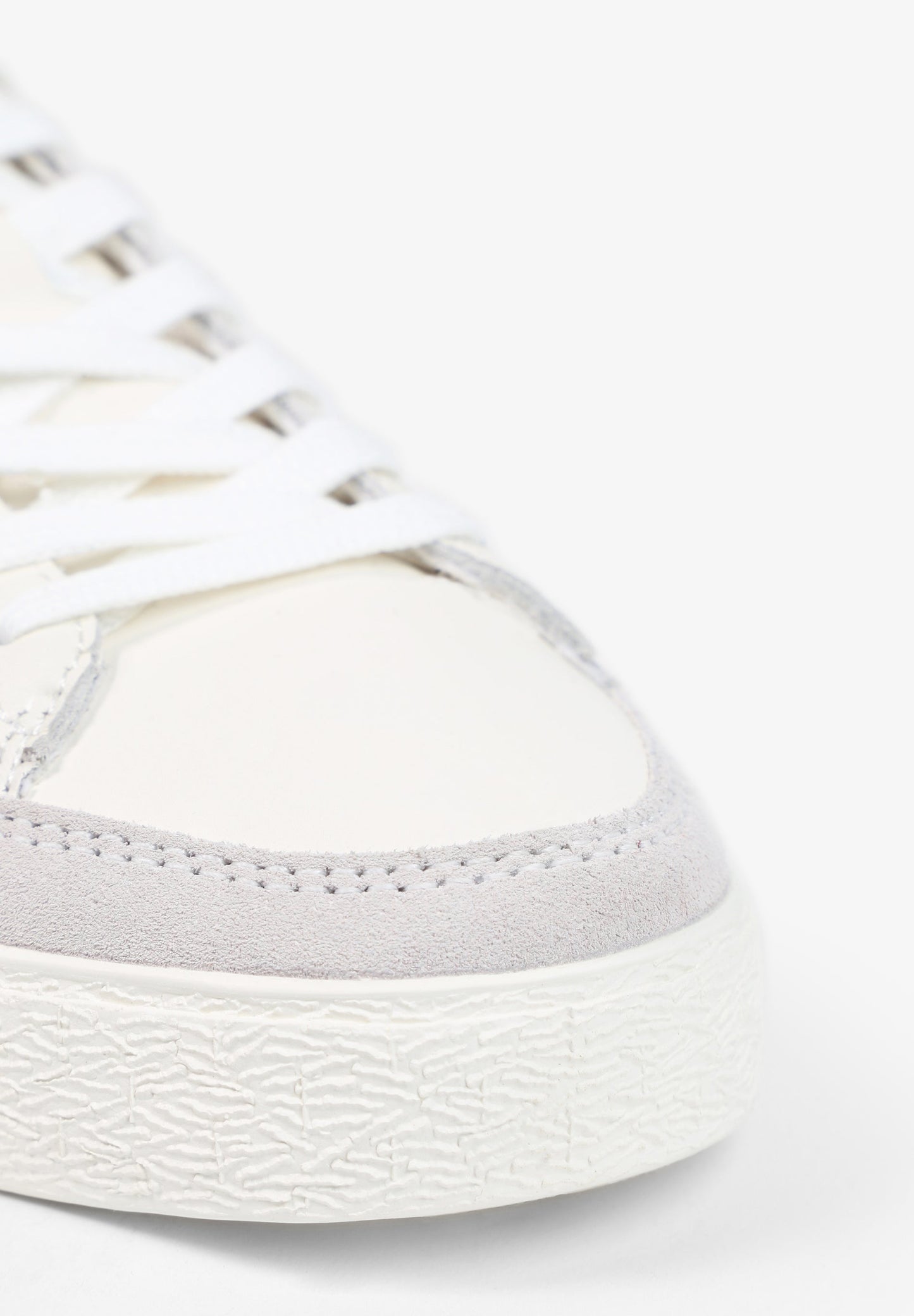 SNEAKERS BAJAS CALAVERA CONTRASTE