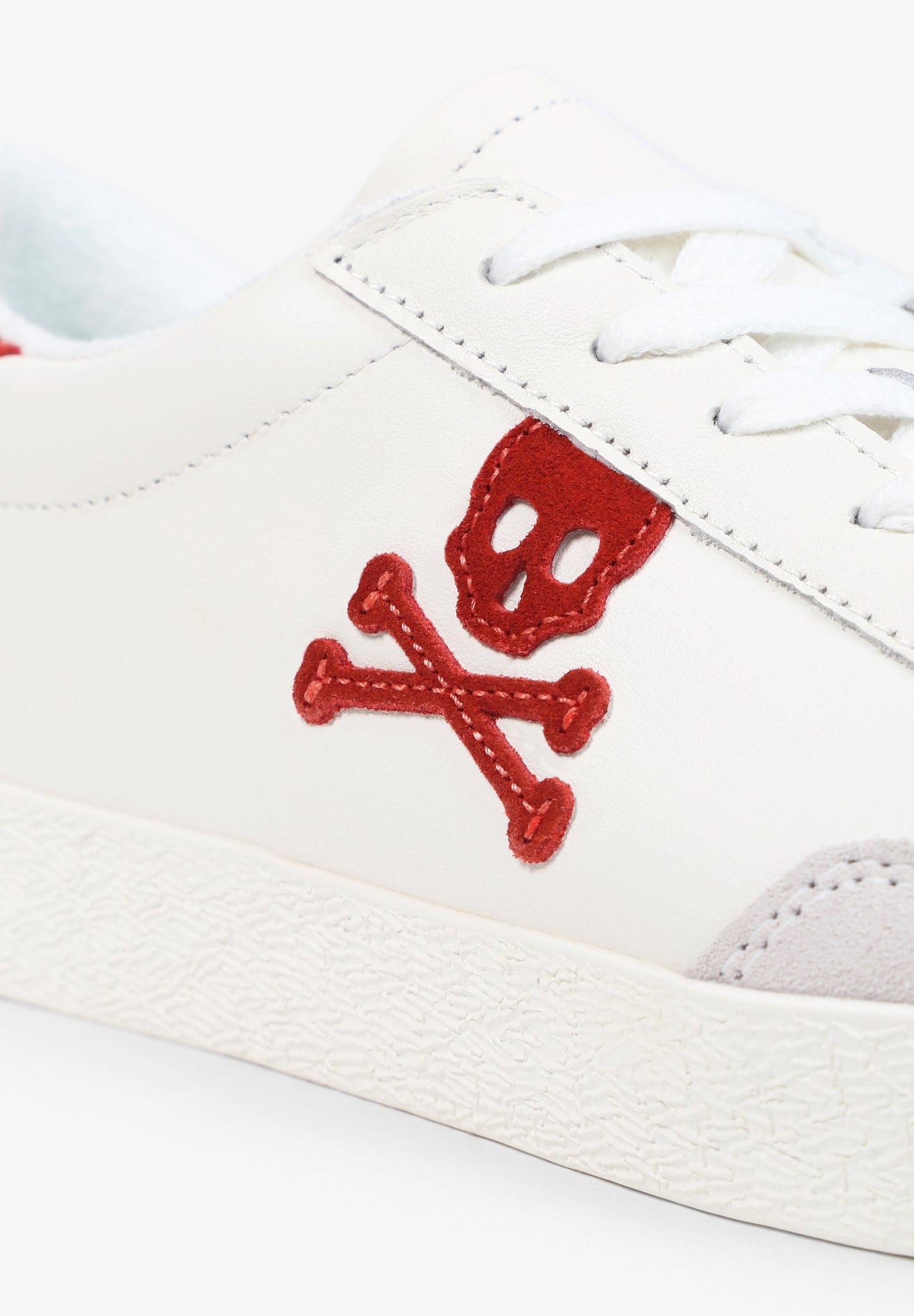 SNEAKERS BAJAS CALAVERA CONTRASTE