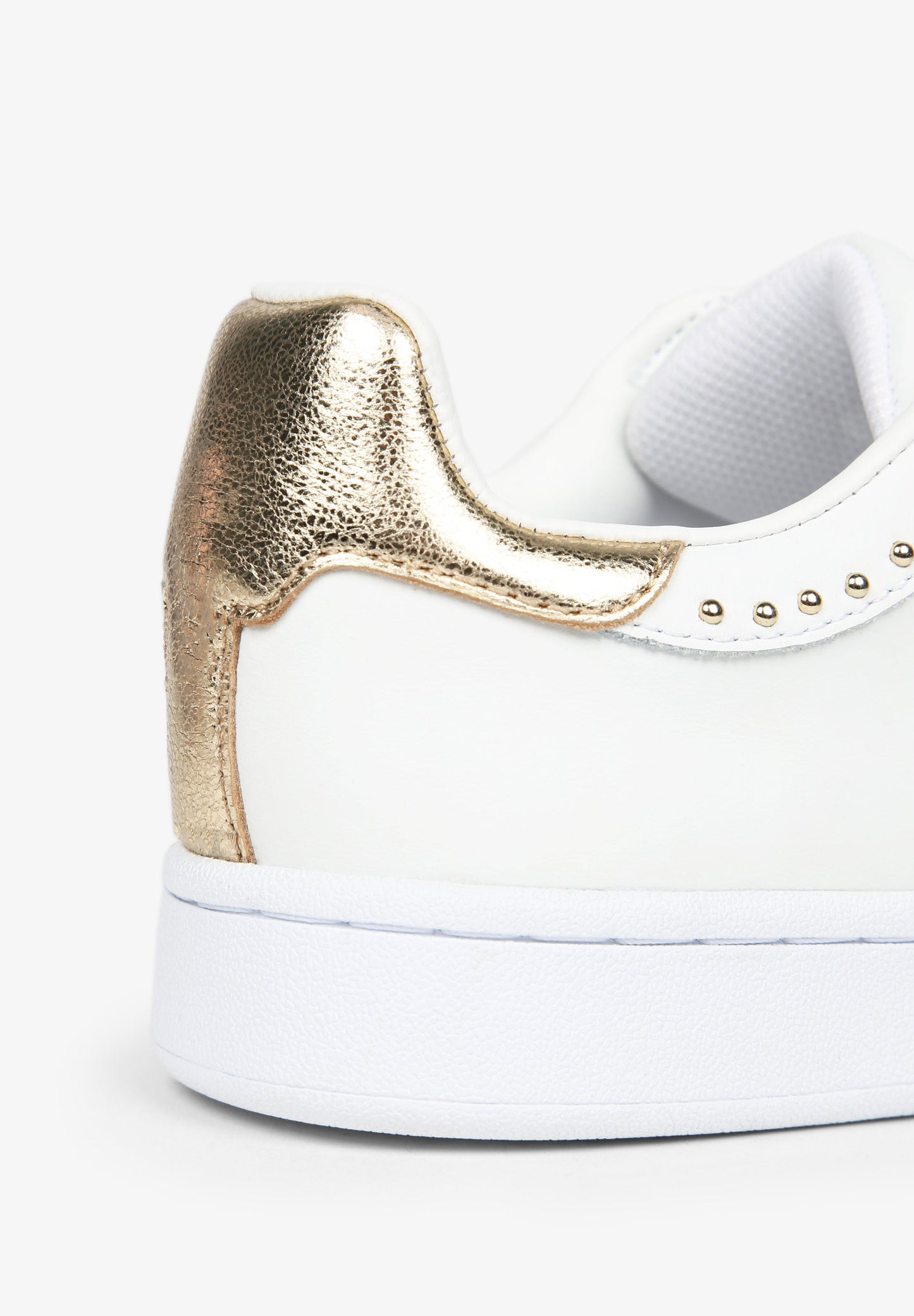 SNEAKERS PIEL DETALLES CONTRASTE