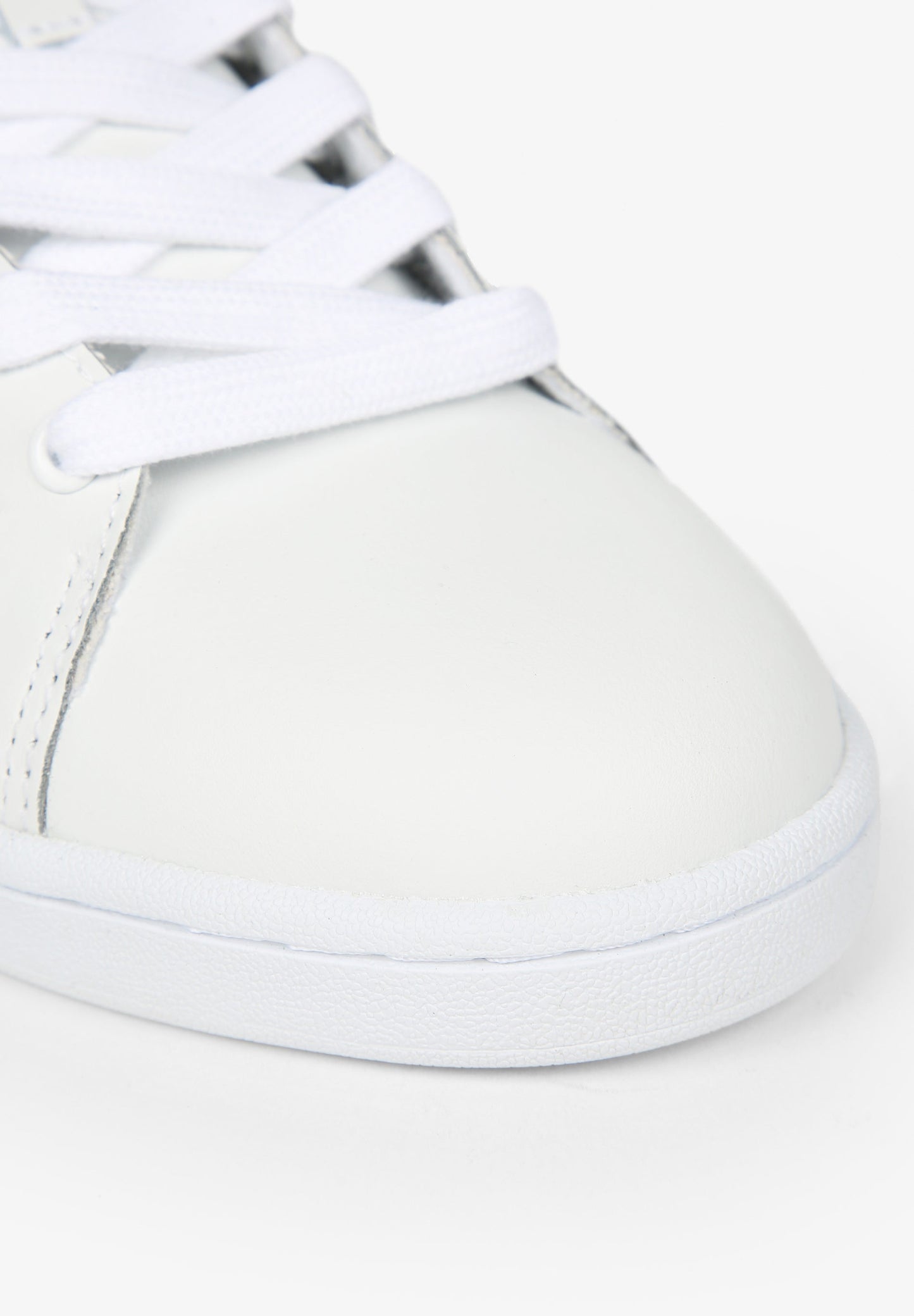 SNEAKERS PIEL DETALLES CONTRASTE