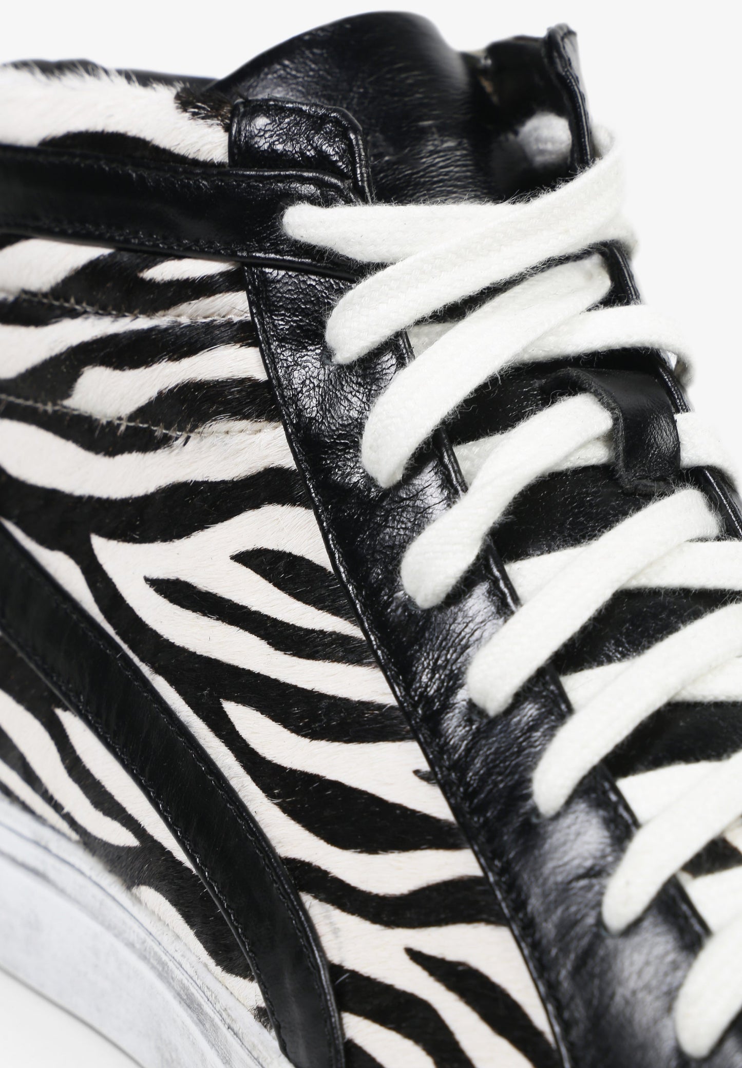 SNEAKERS BOTAS CEBRA