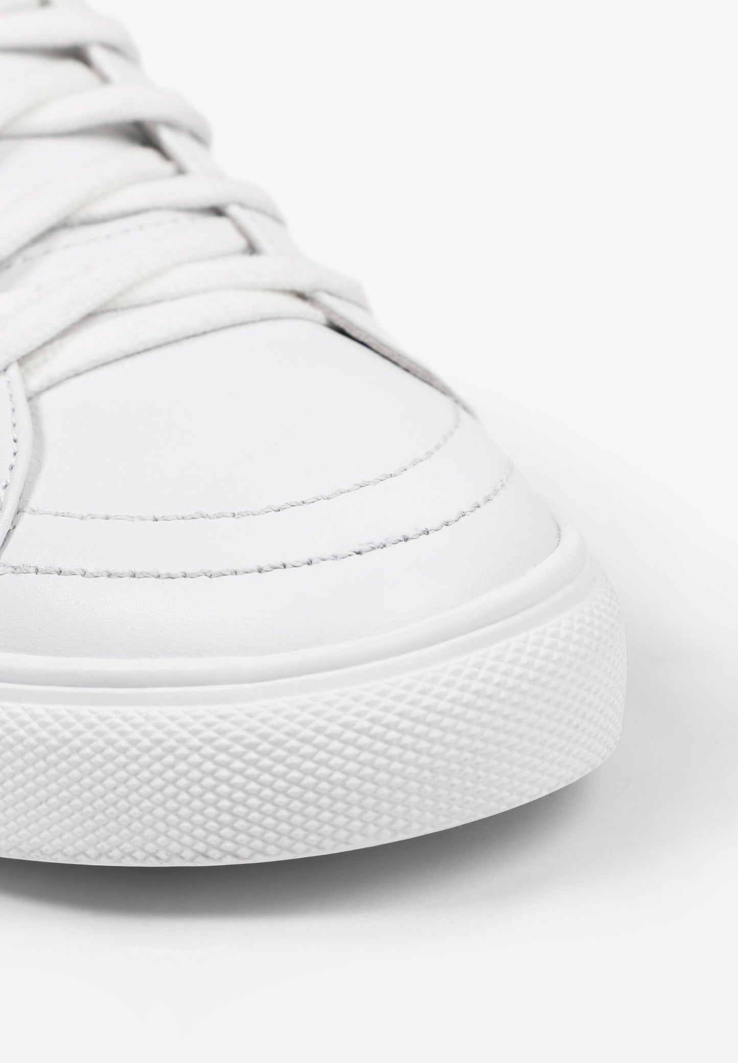 SNEAKERS BOTAS TACHAS